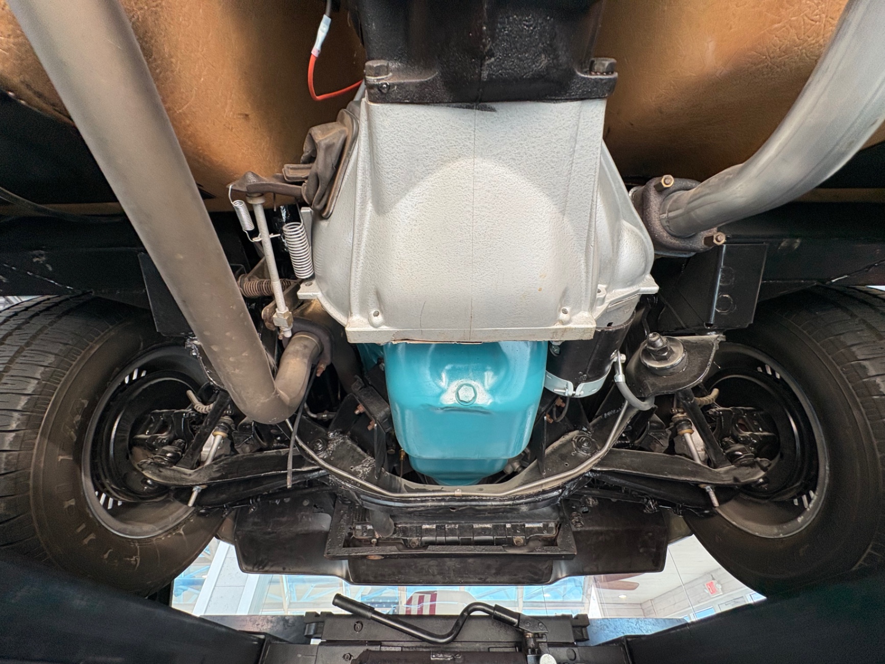 Vehicle photo 43