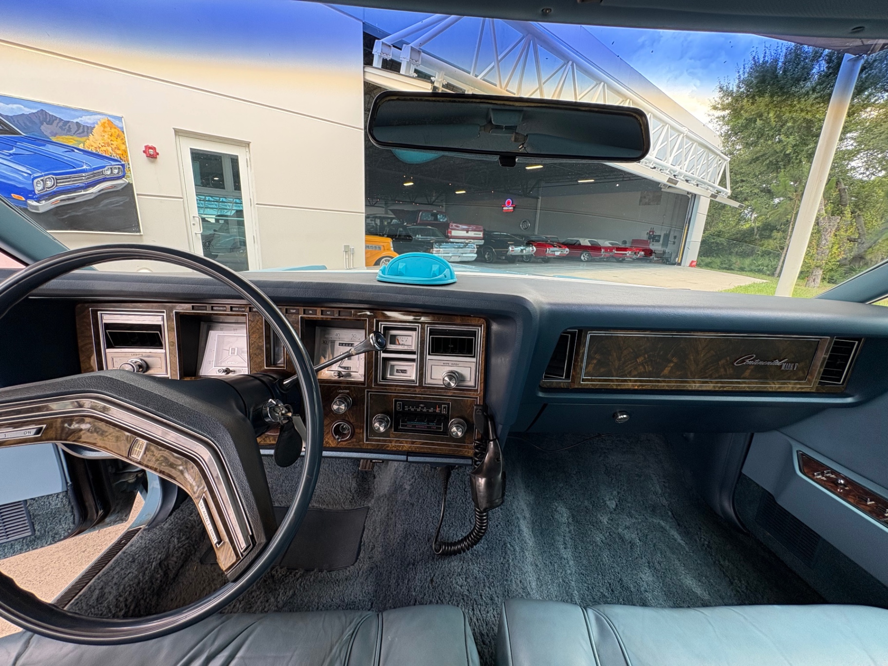 Vehicle photo 36