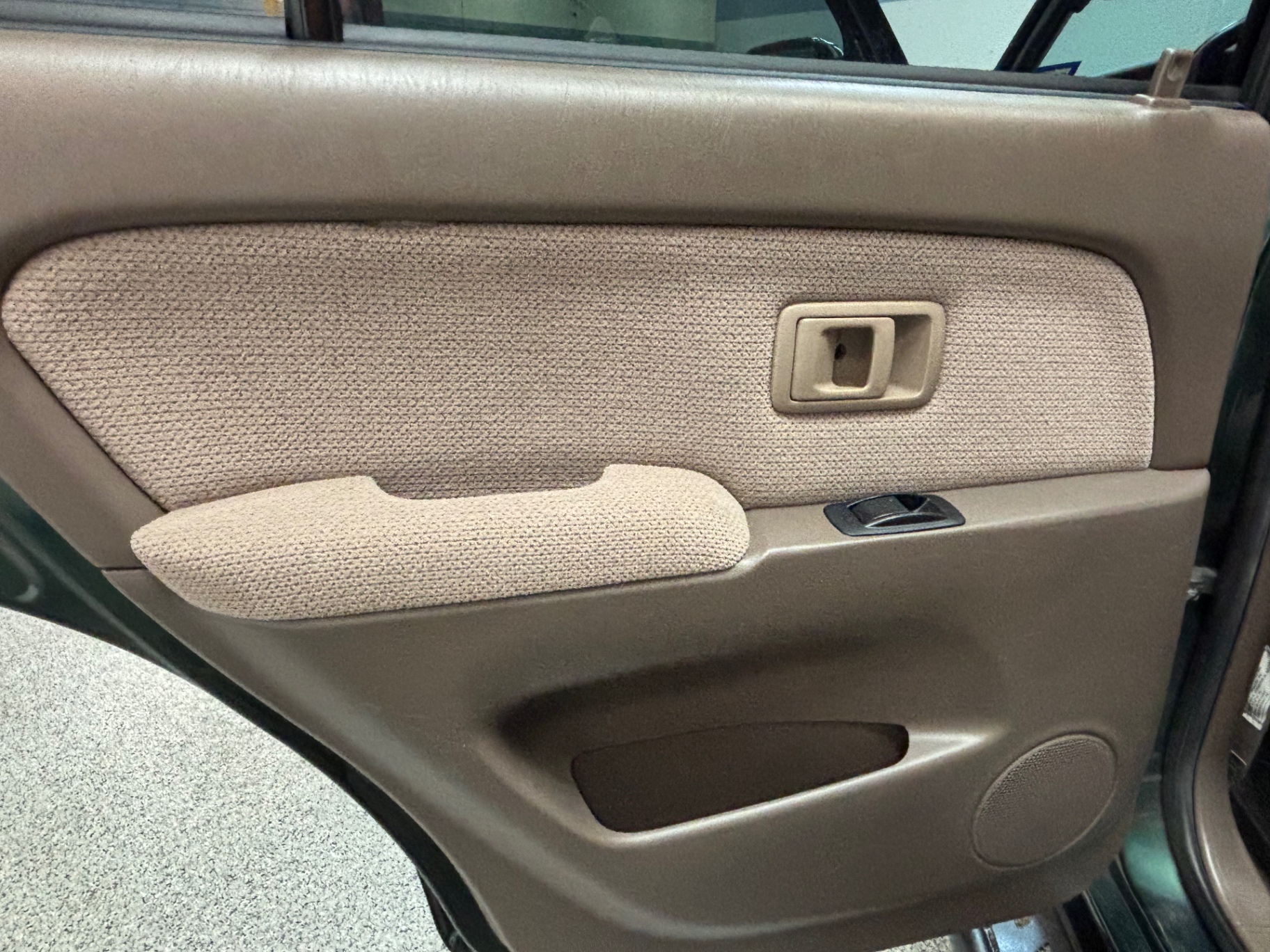 Vehicle photo 26