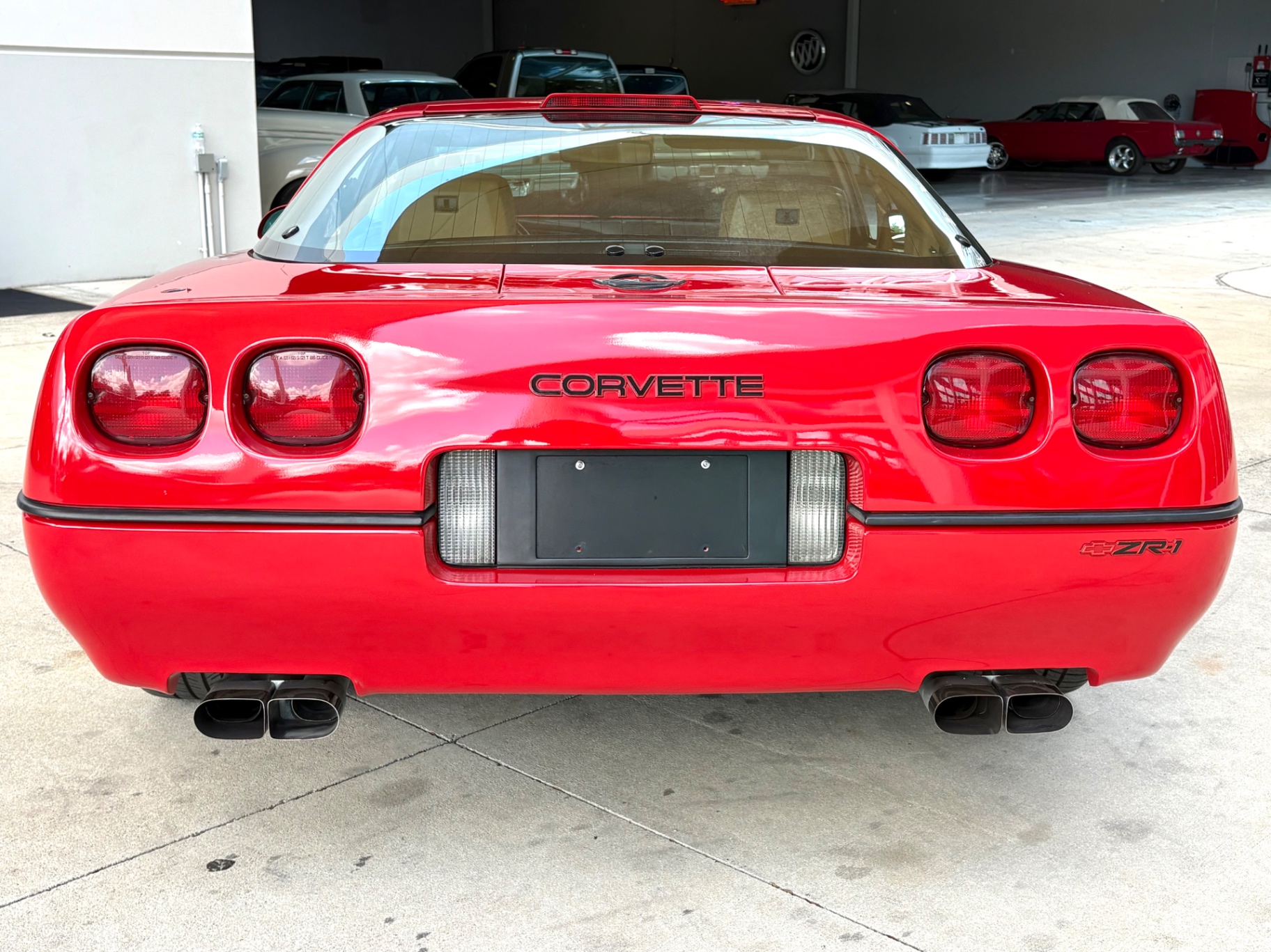 Vehicle photo 8