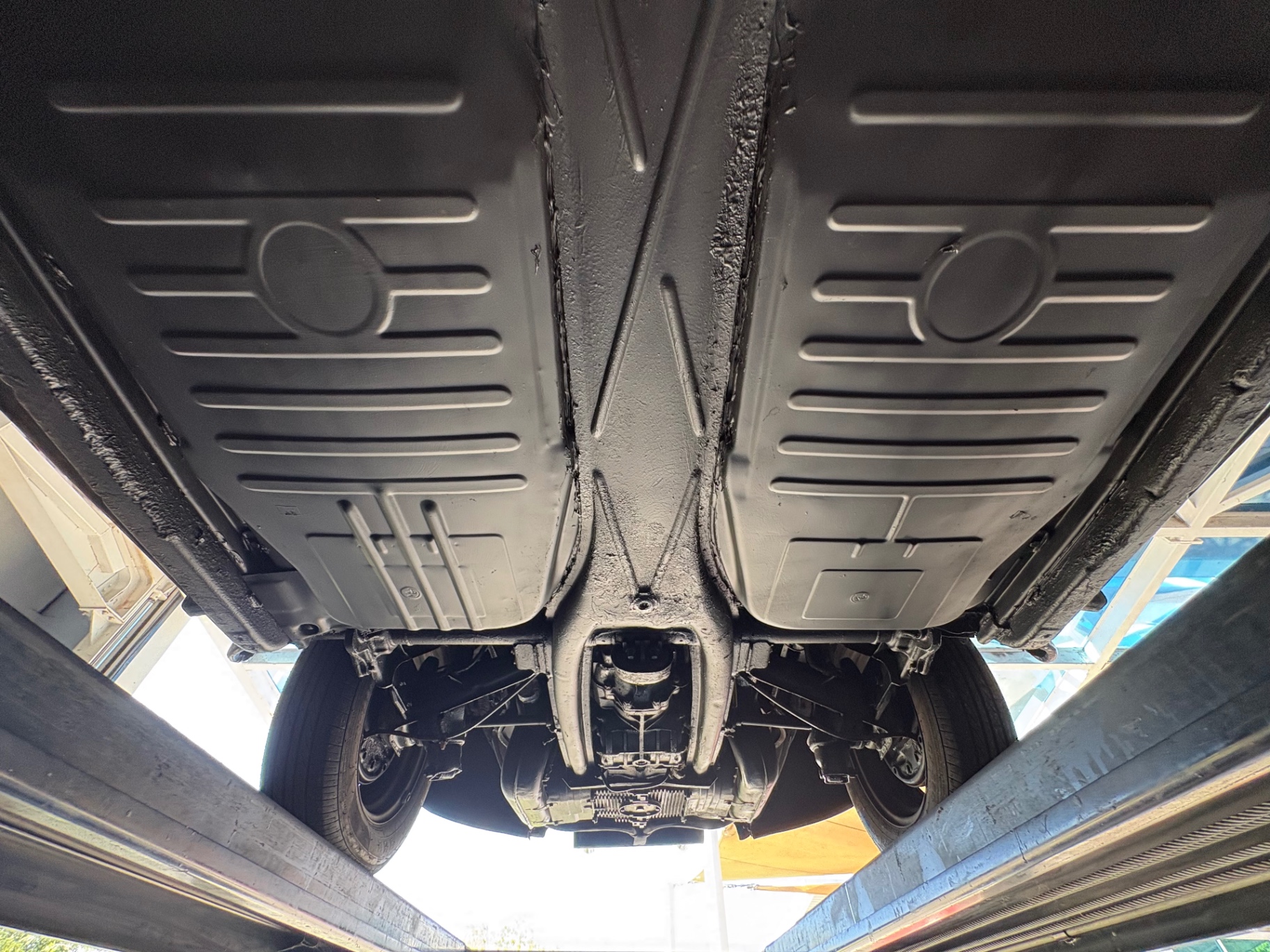 Vehicle photo 56