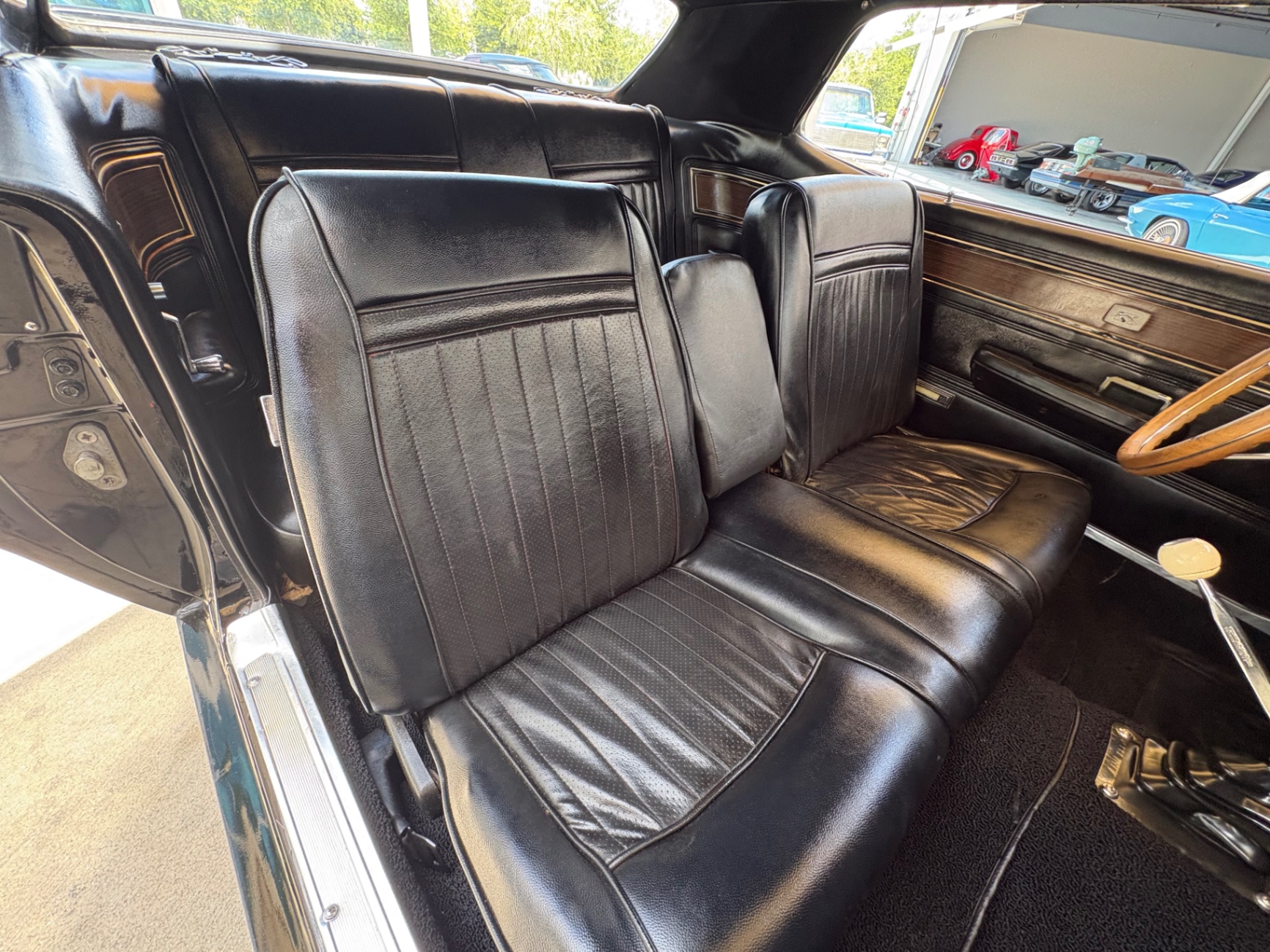 Vehicle photo 41