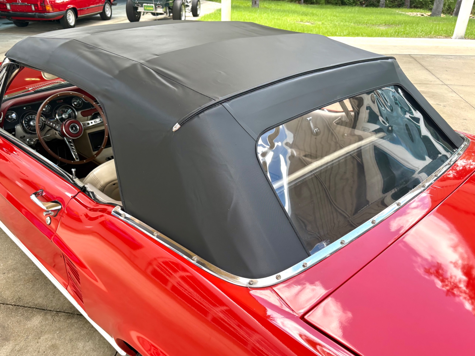 Vehicle photo 24