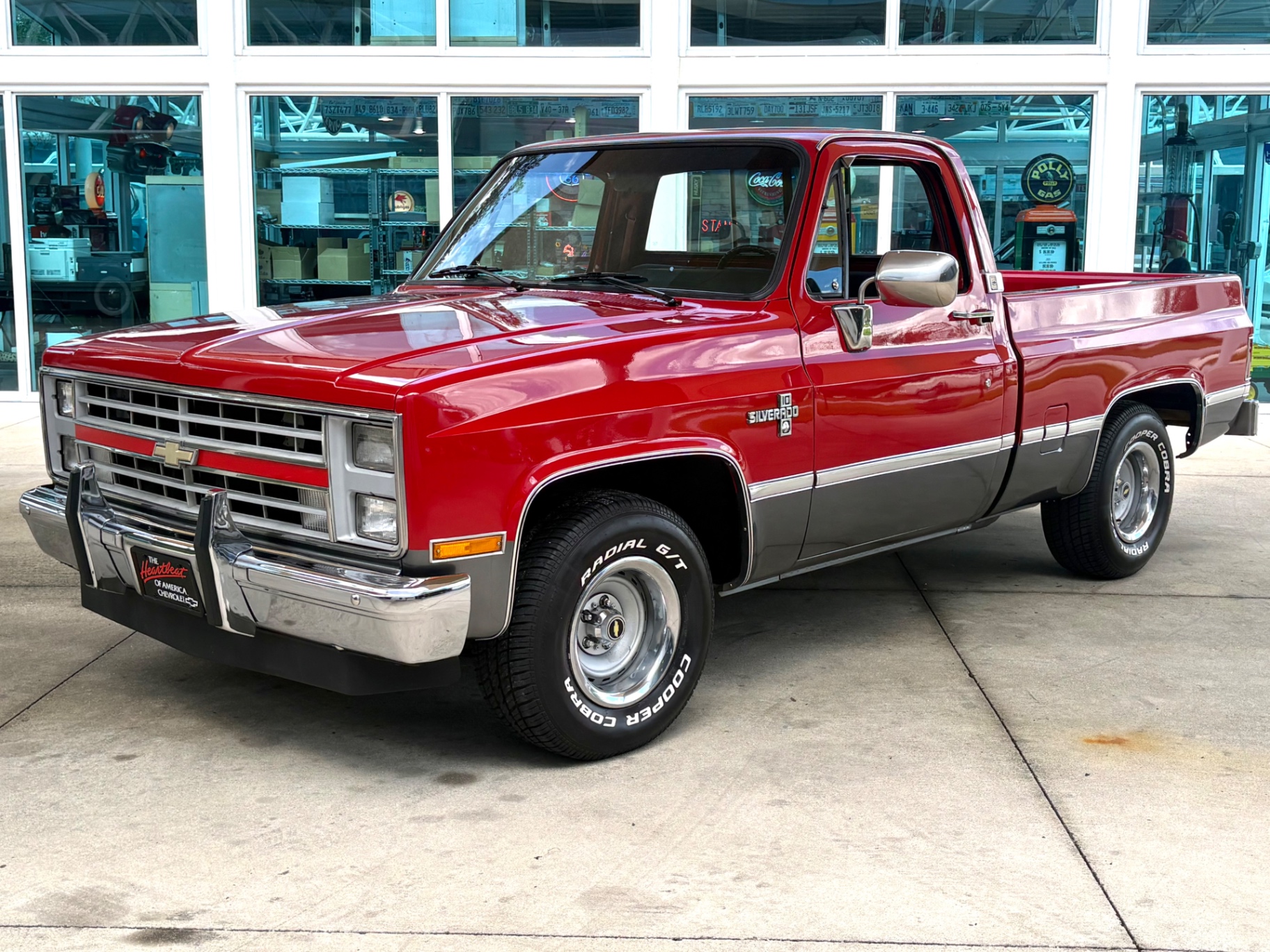 Vehicle photo 11