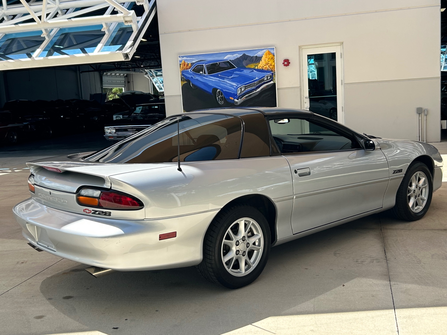 Vehicle photo 5