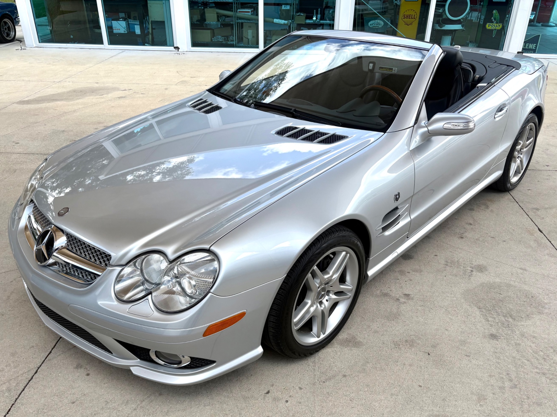 Vehicle photo 20