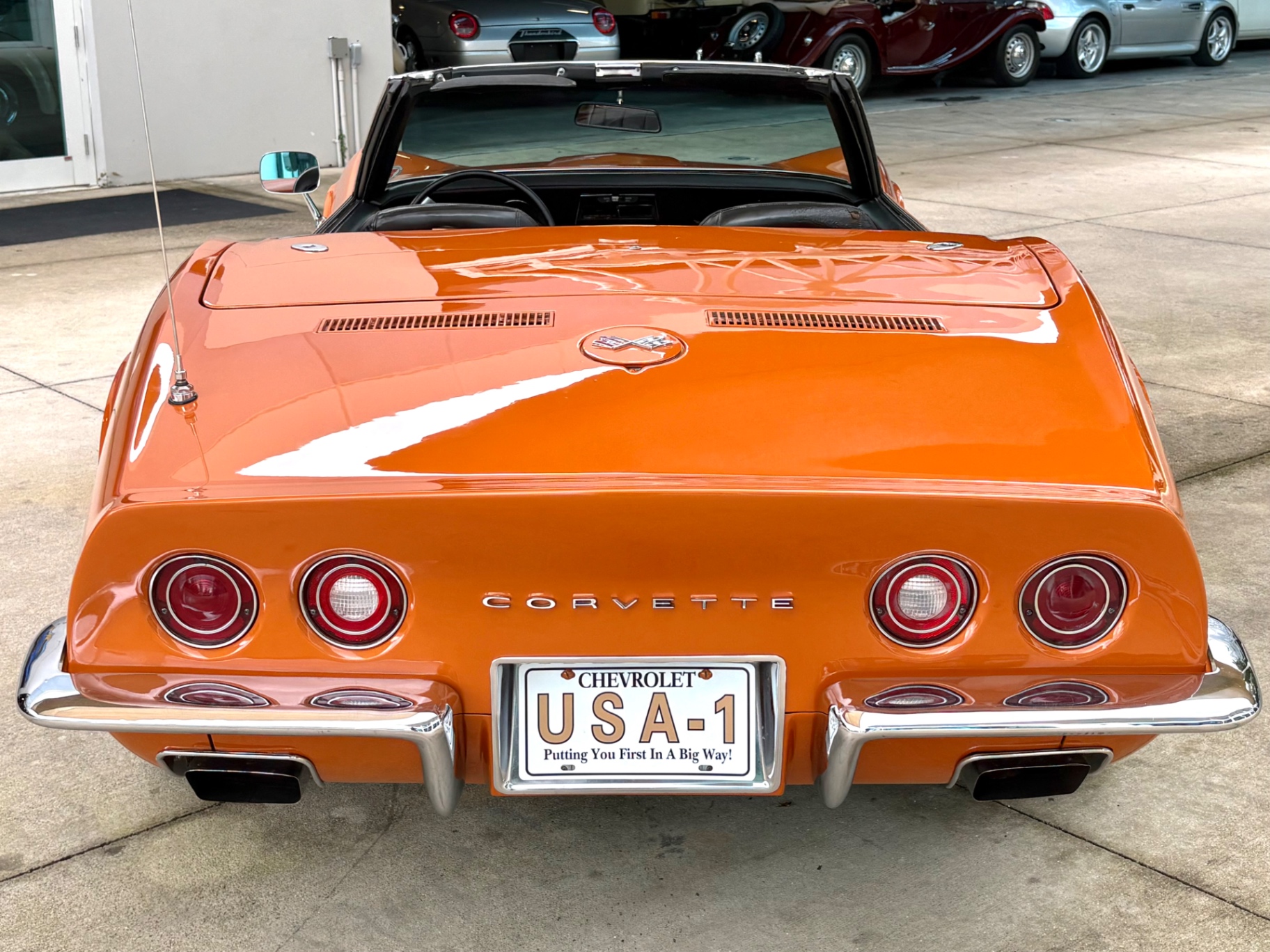 Vehicle photo 8