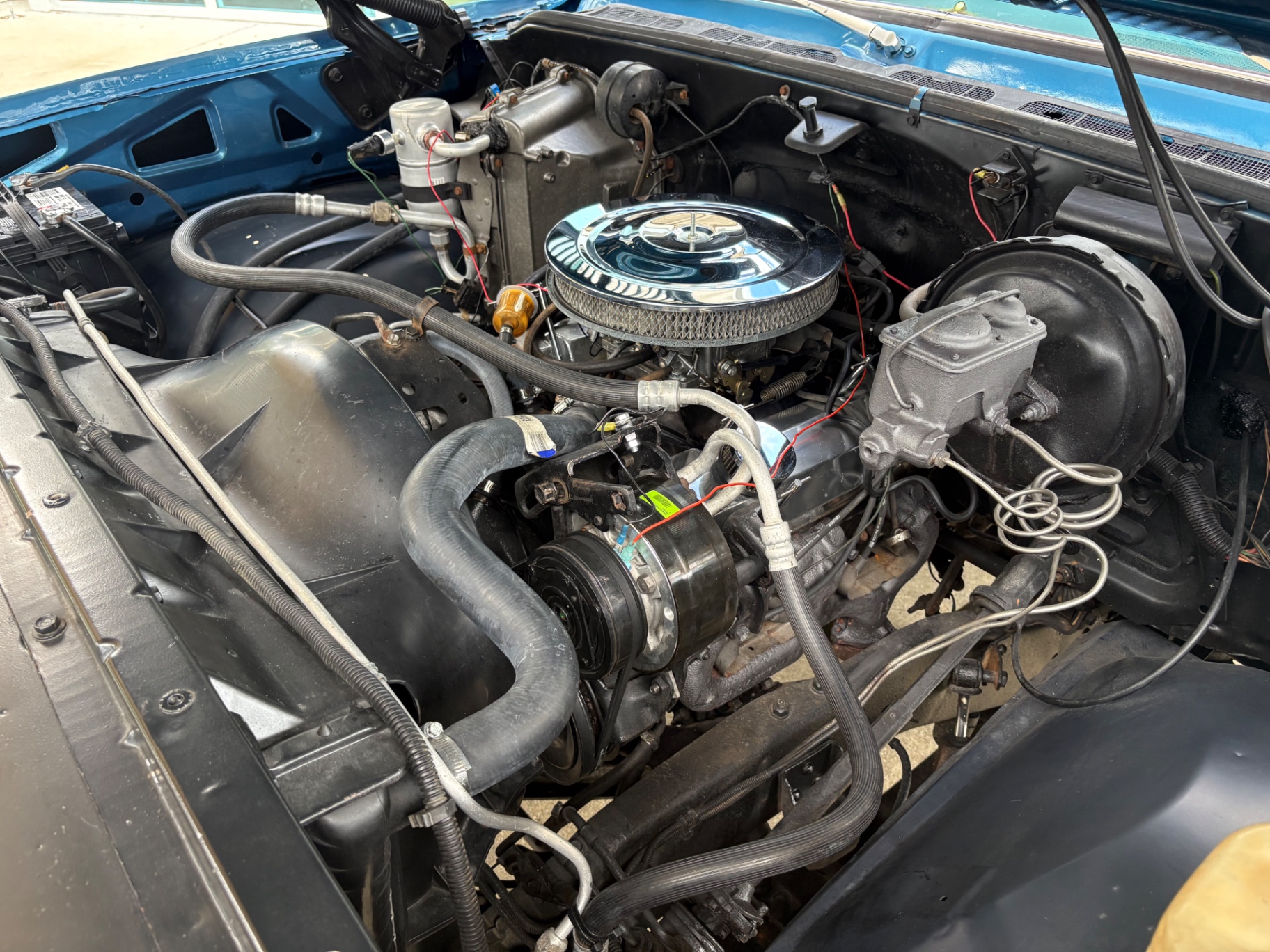 Vehicle photo 28