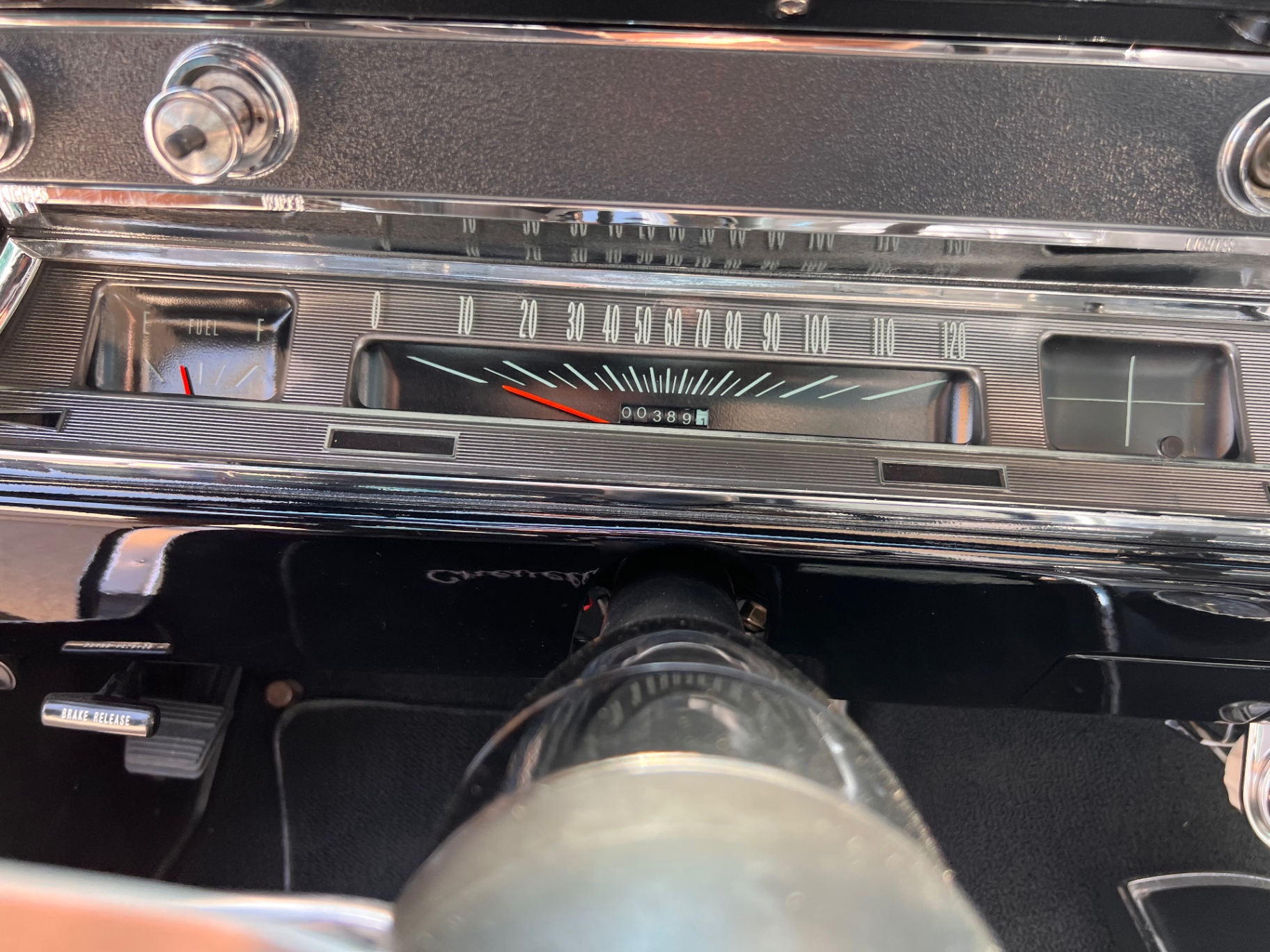 Vehicle photo 28