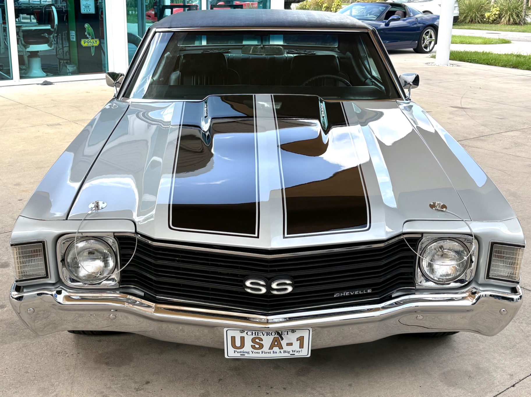 Vehicle photo 3