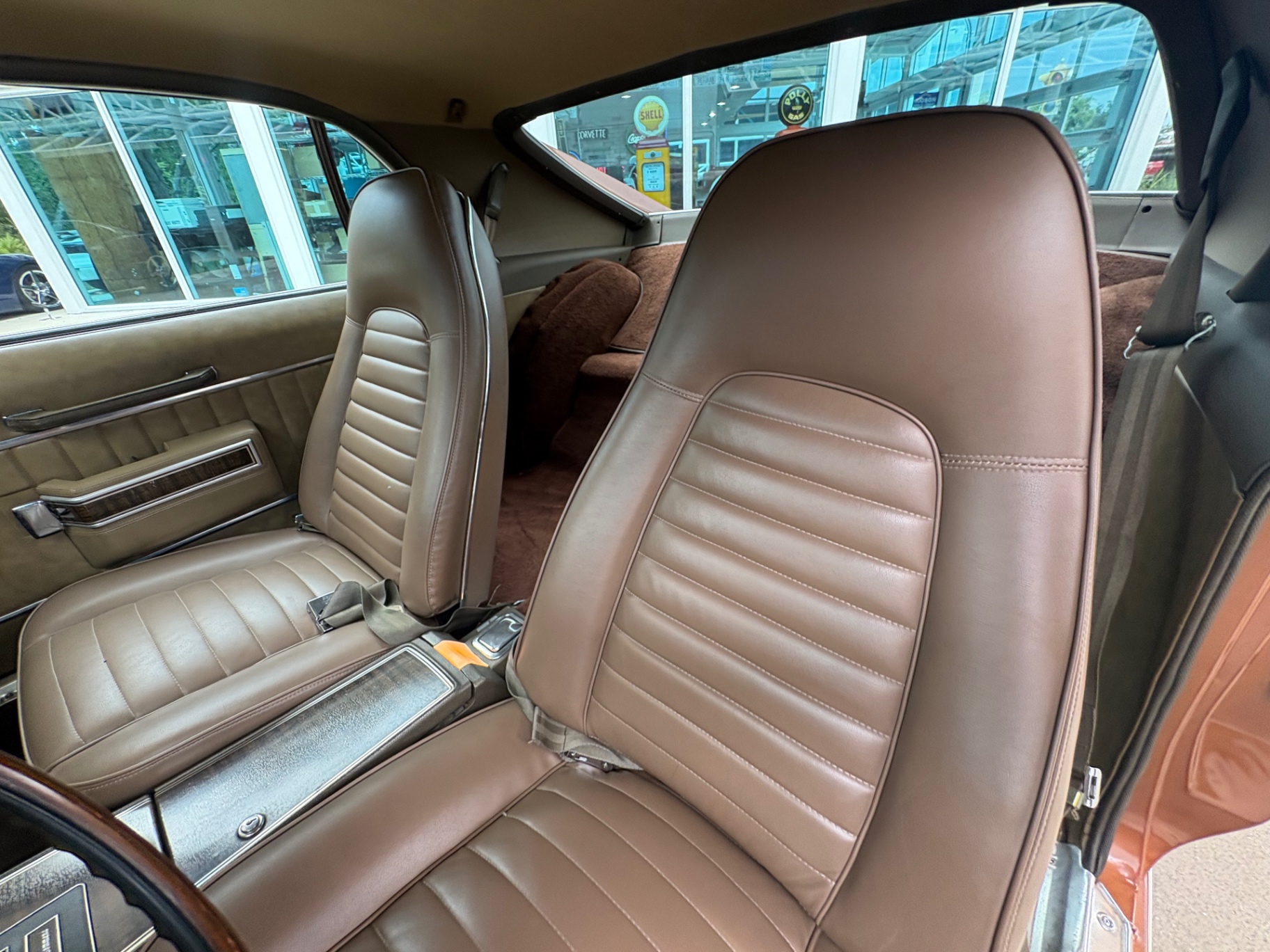 Vehicle photo 34