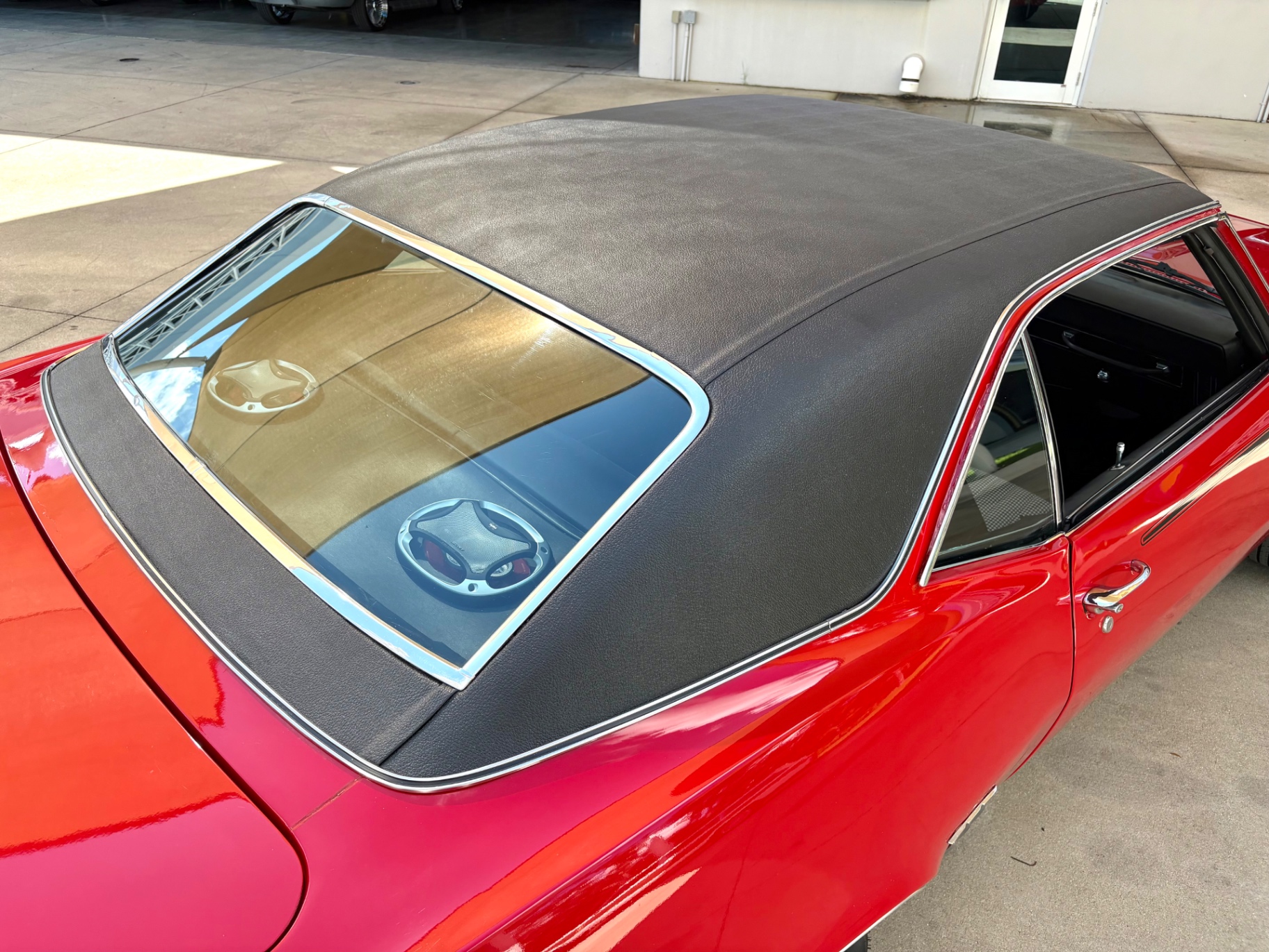 Vehicle photo 21