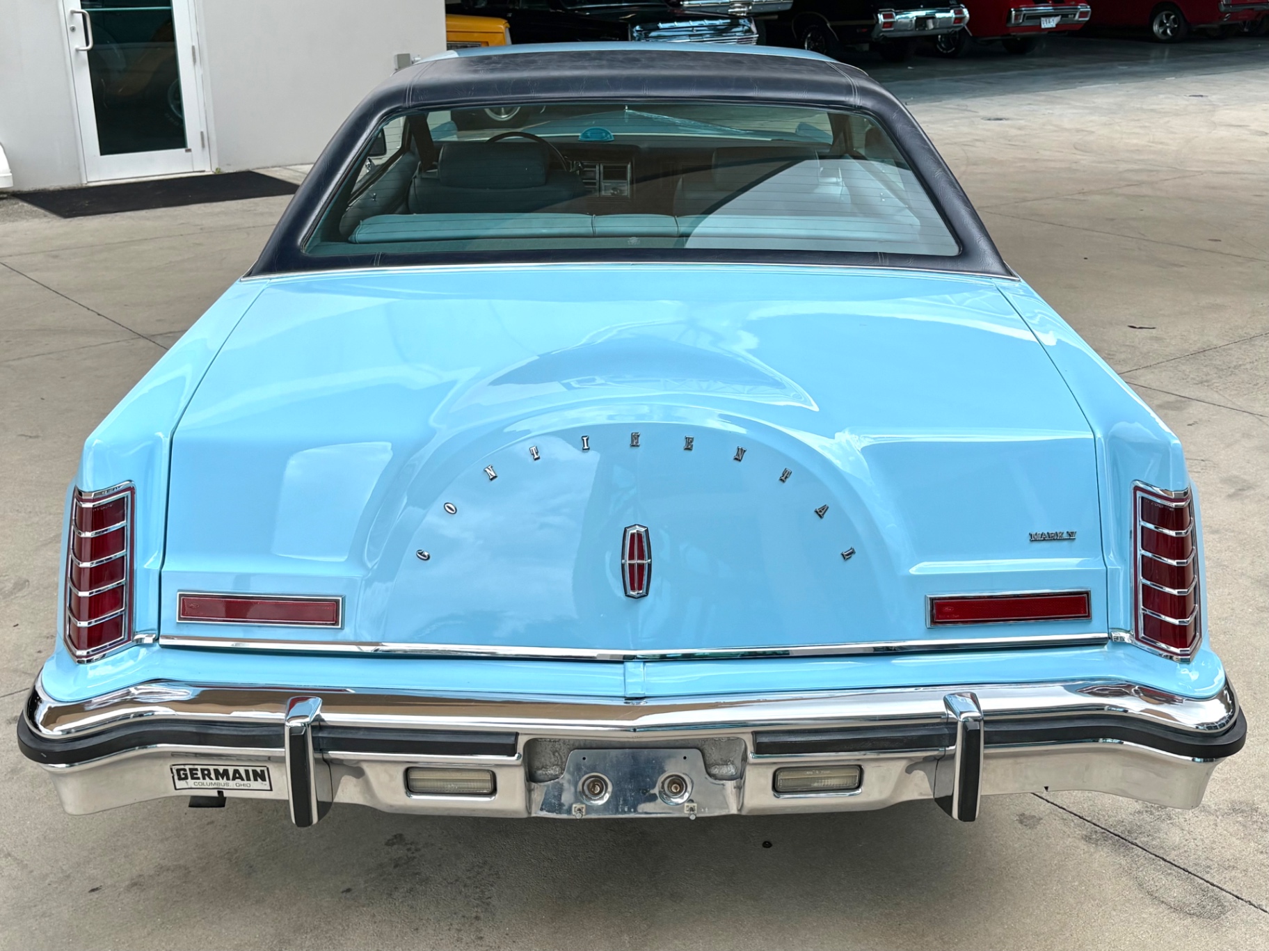 Vehicle photo 8