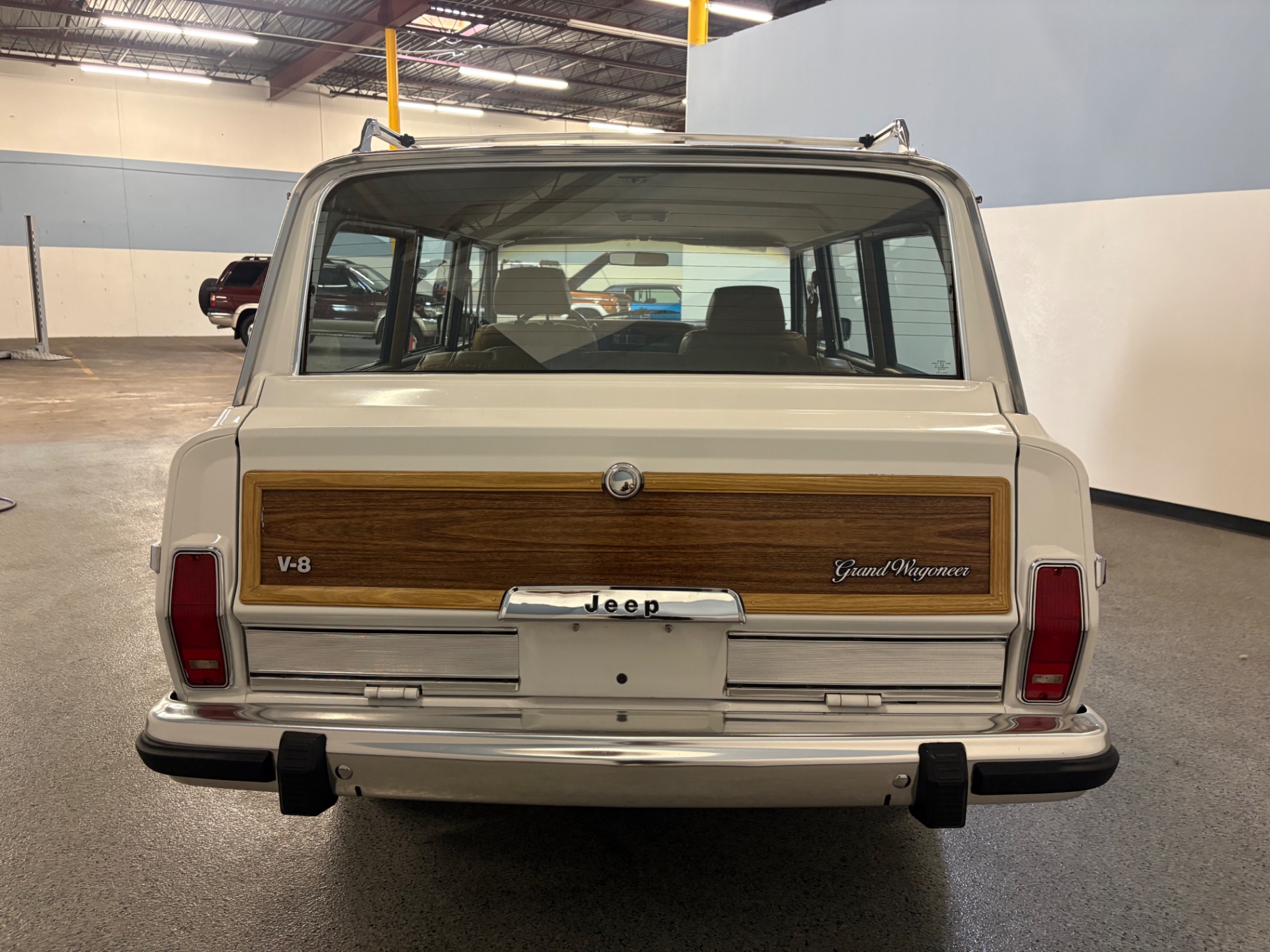 Vehicle photo 5