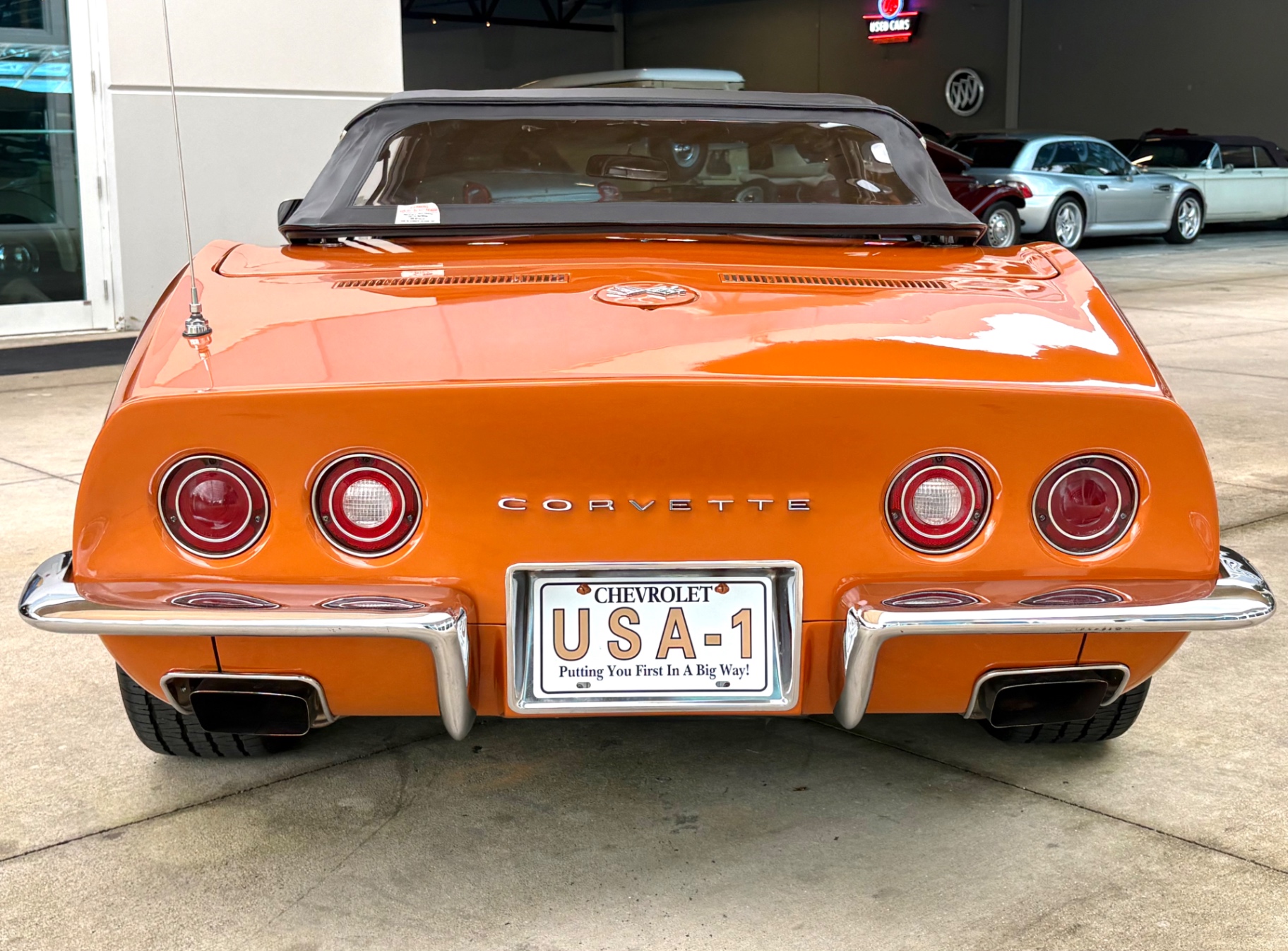Vehicle photo 23