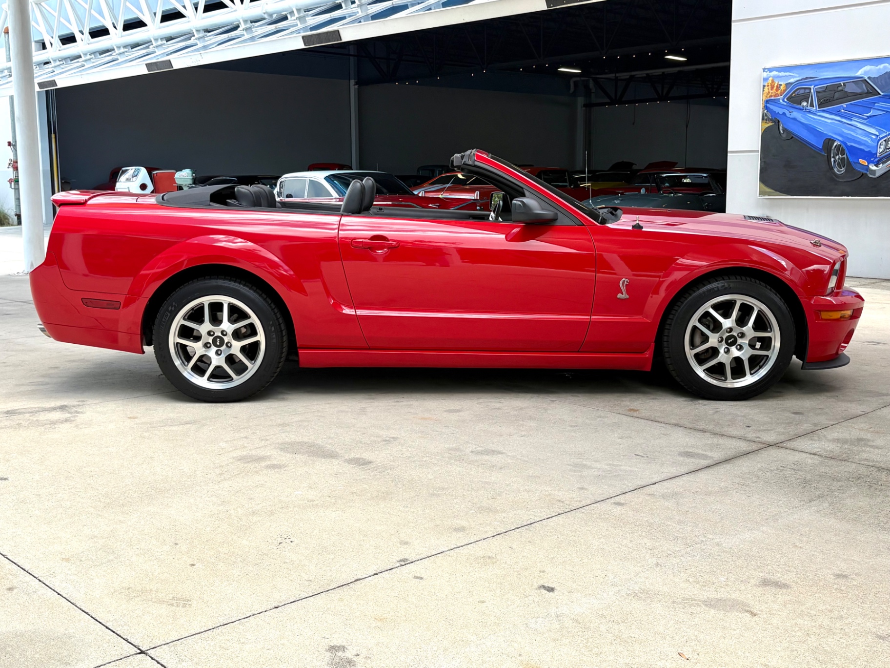 Vehicle photo 5