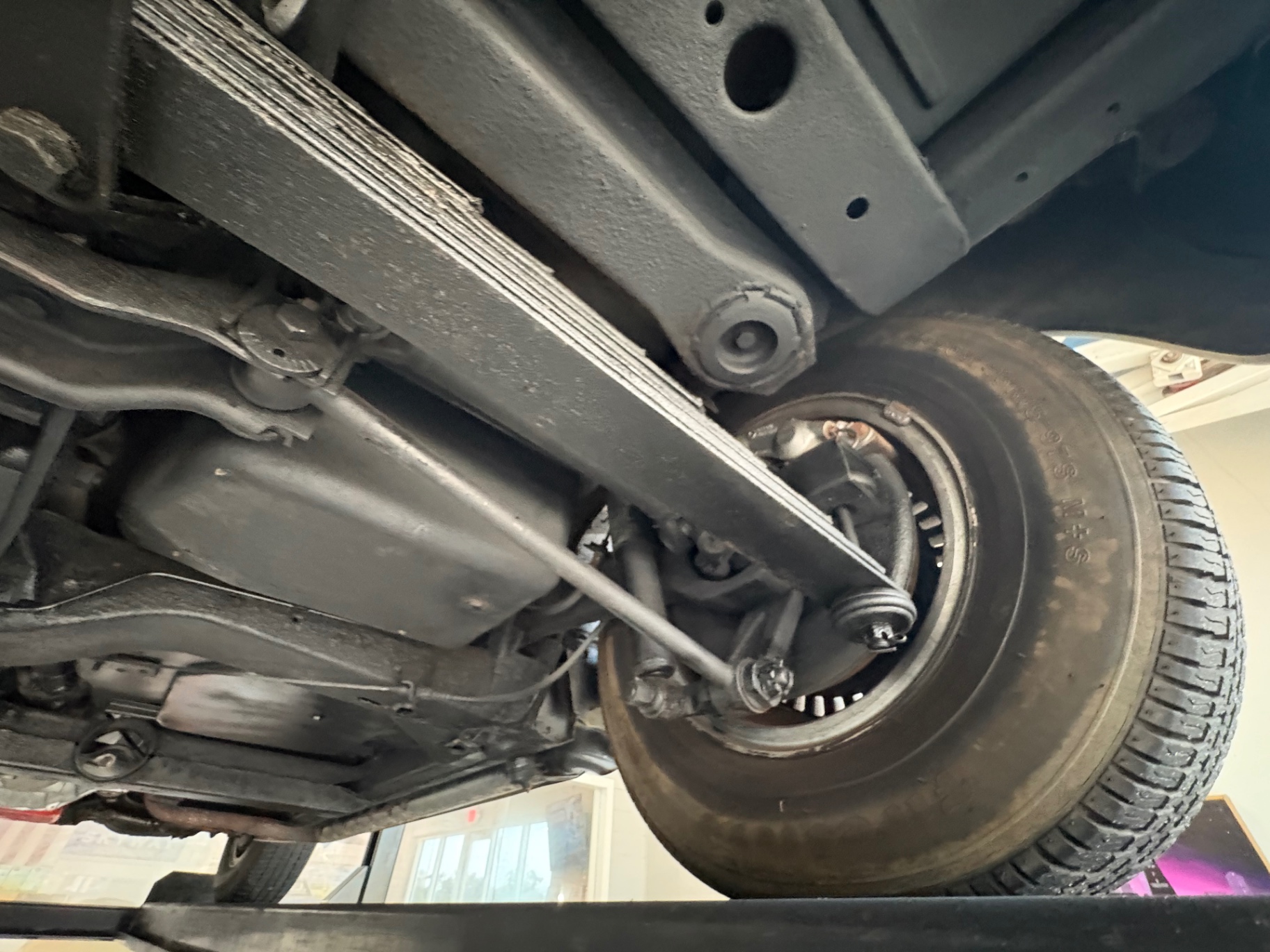 Vehicle photo 52