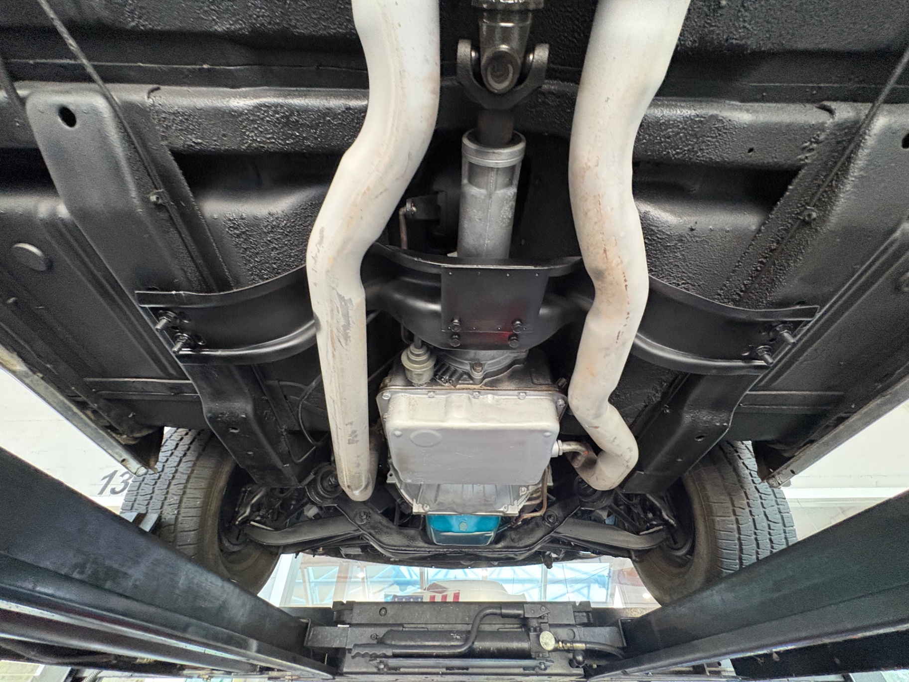 Vehicle photo 49