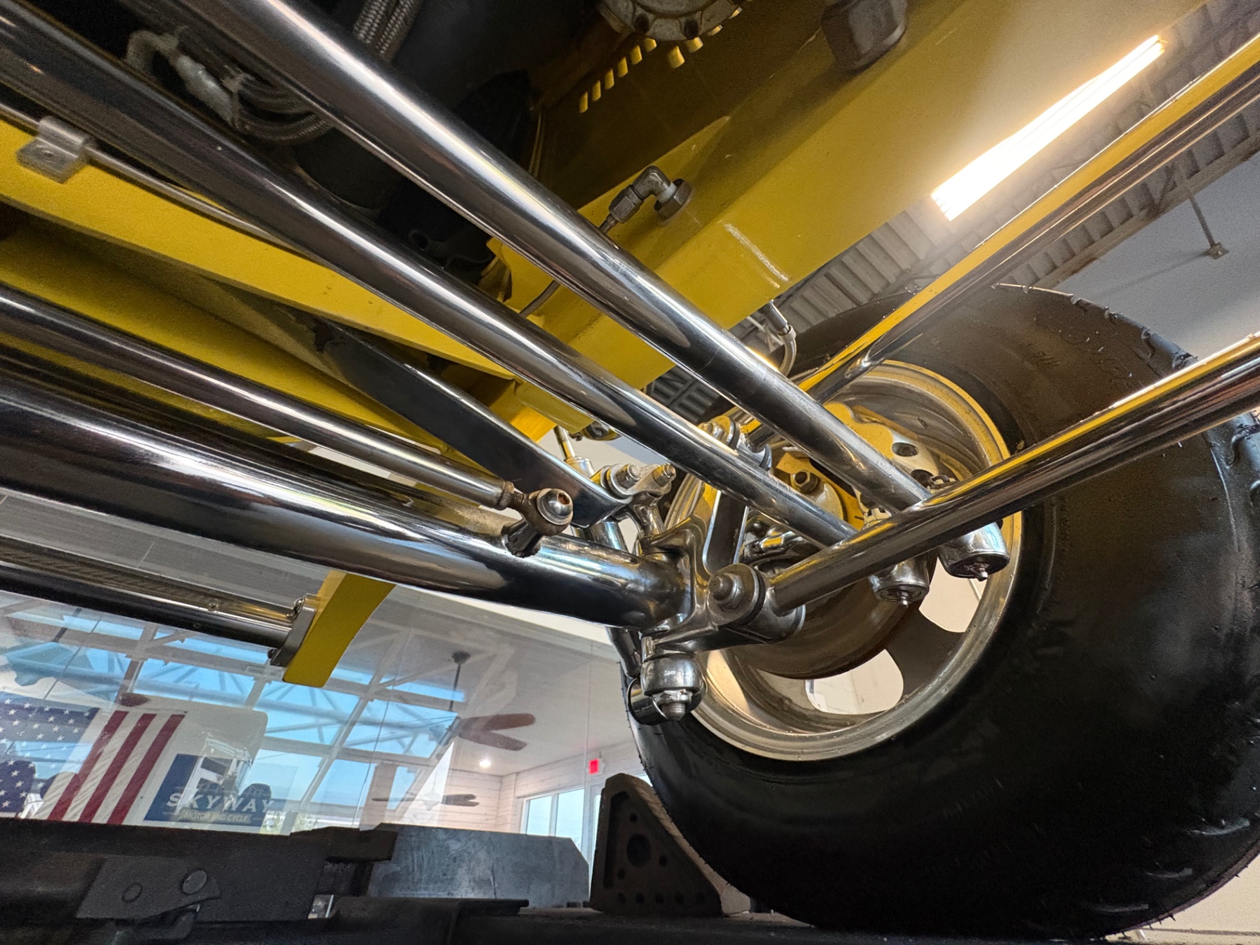 Vehicle photo 52