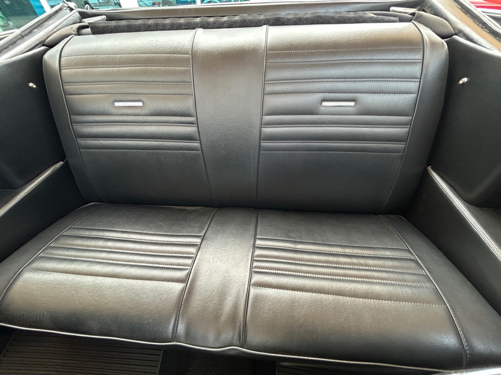 Vehicle photo 43