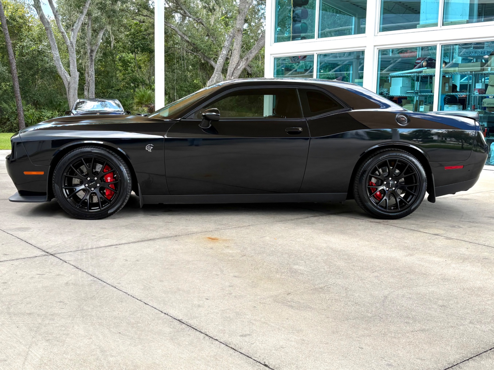 Vehicle photo 10