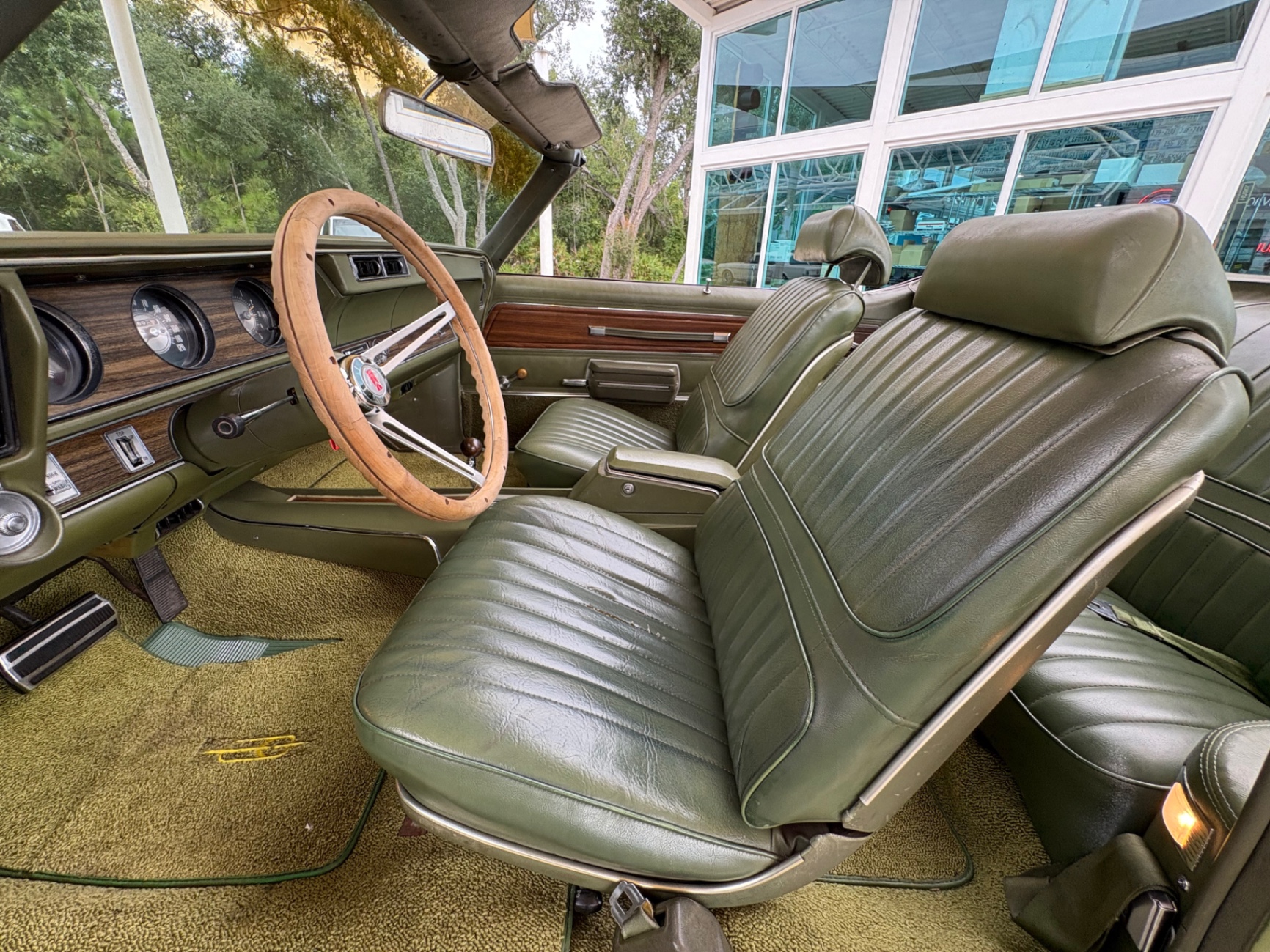 Vehicle photo 39