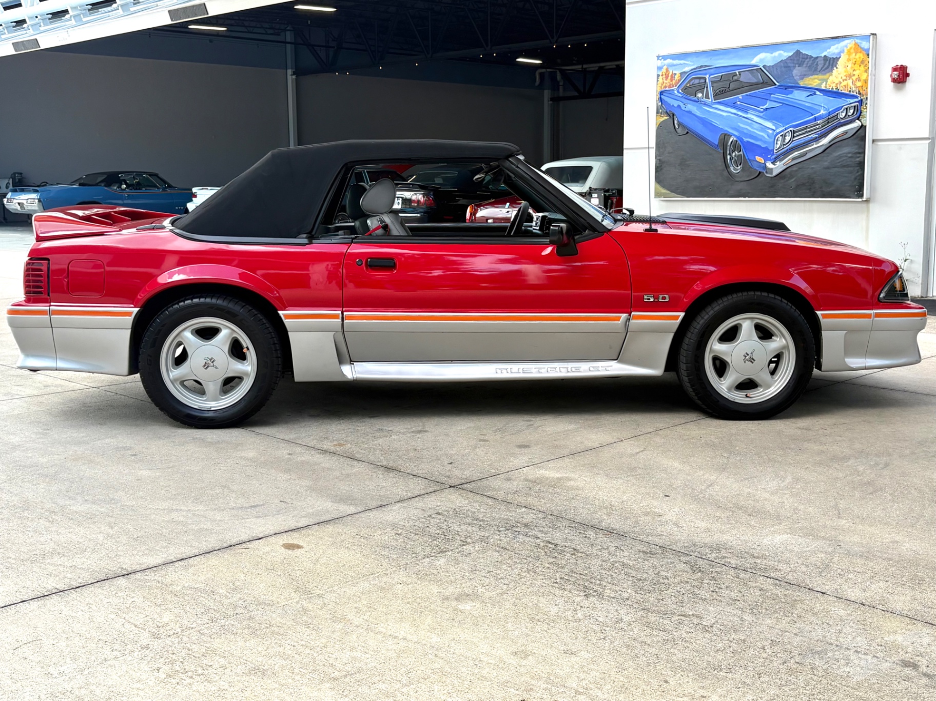 Vehicle photo 22