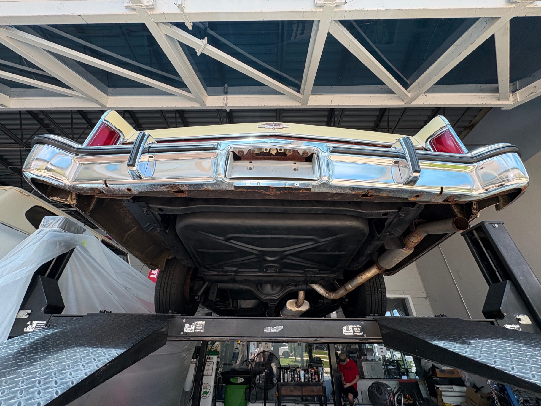 Vehicle photo 44