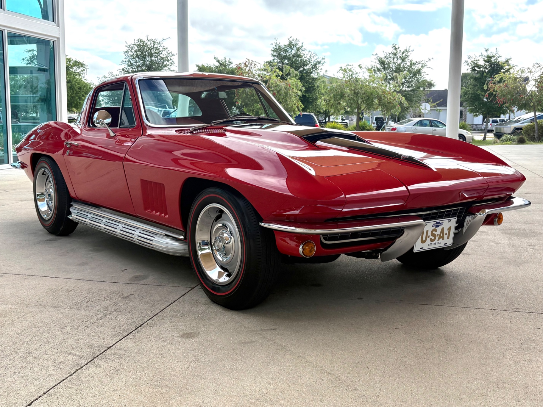 Vehicle photo 5