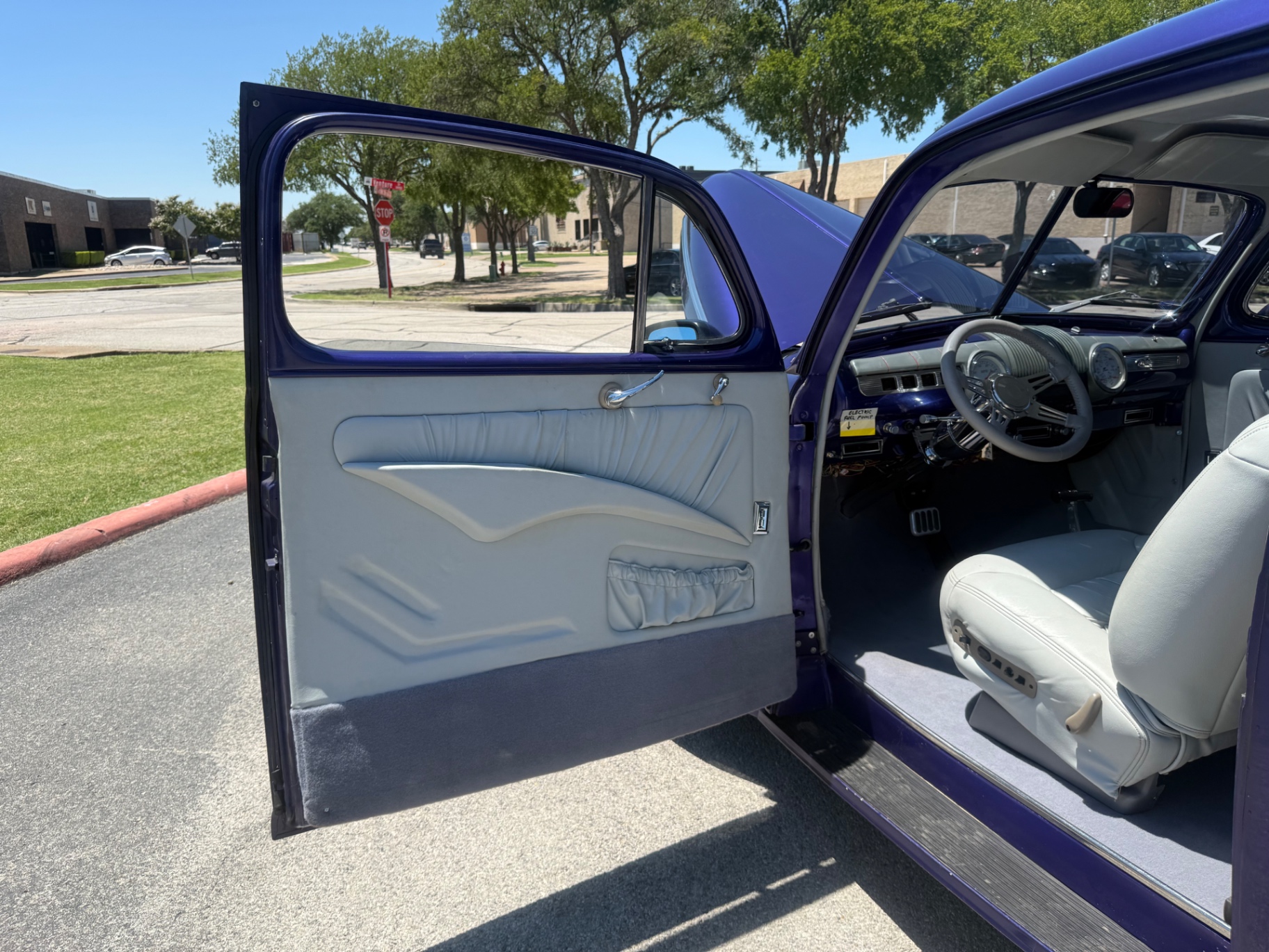 Vehicle photo 18