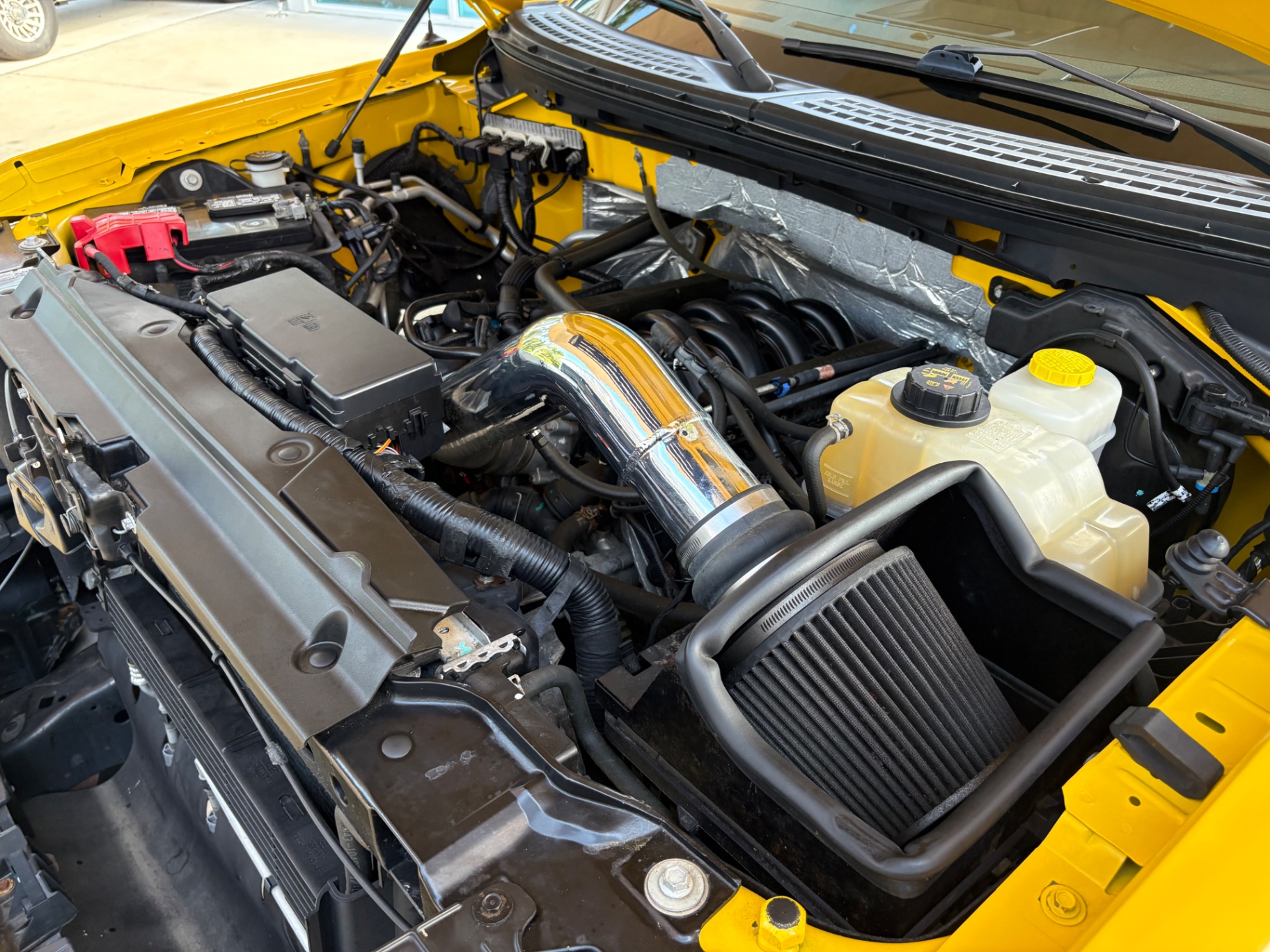 Vehicle photo 29