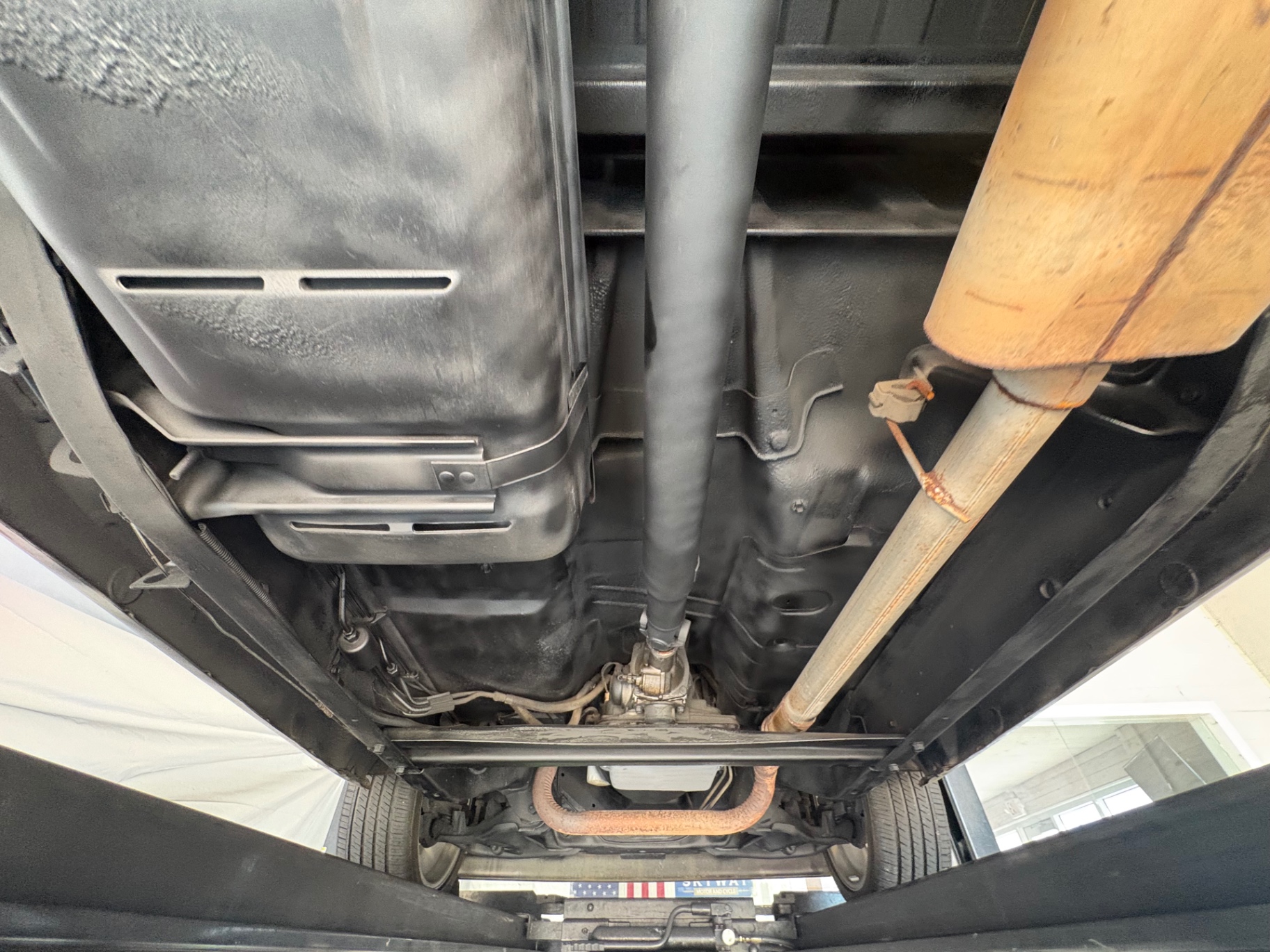 Vehicle photo 46