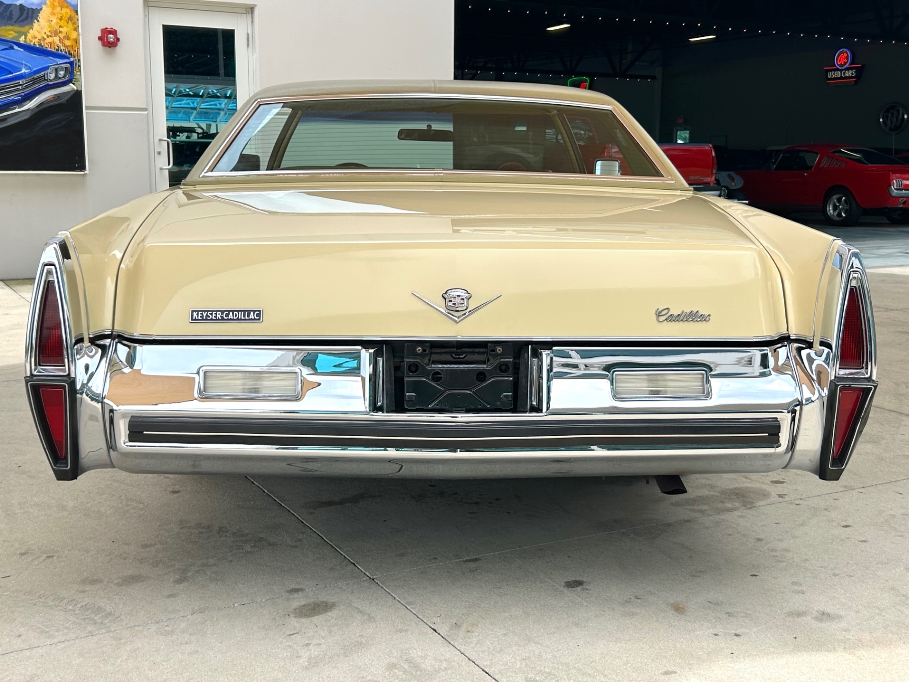 Vehicle photo 6