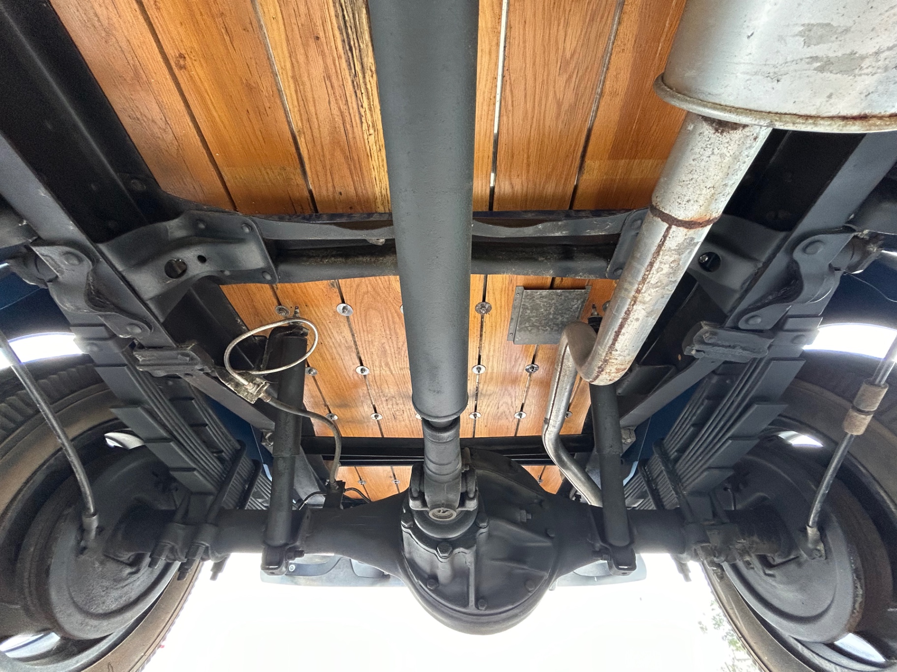 Vehicle photo 34