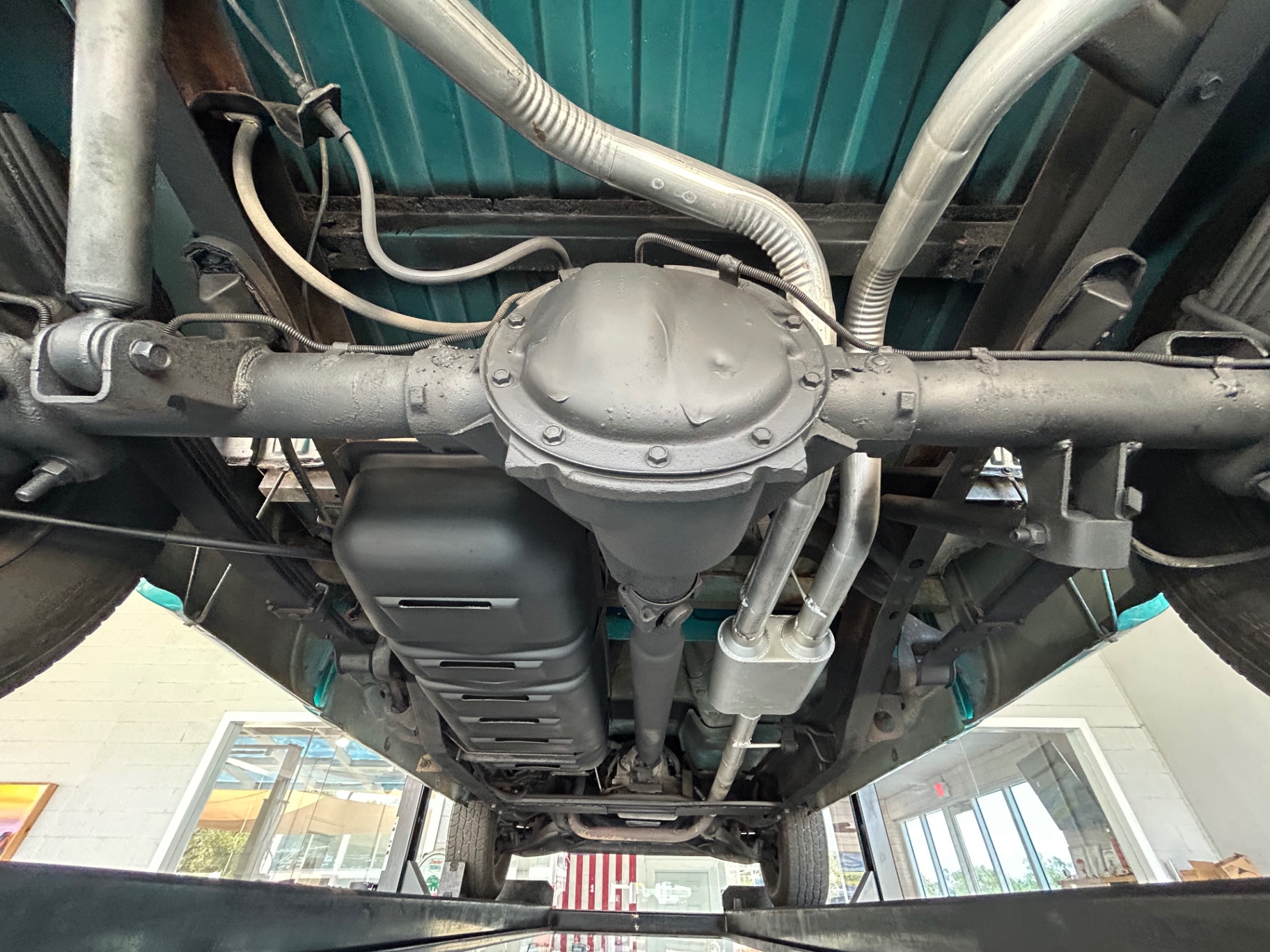 Vehicle photo 38