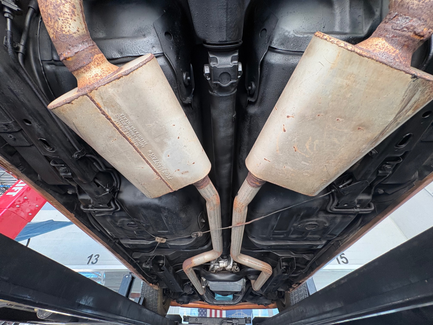 Vehicle photo 46