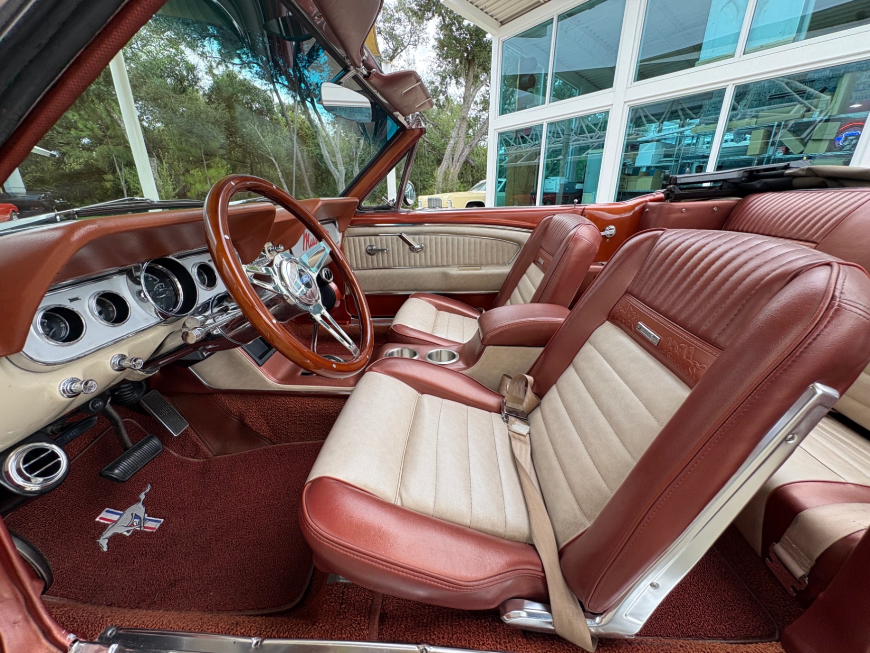 Vehicle photo 39
