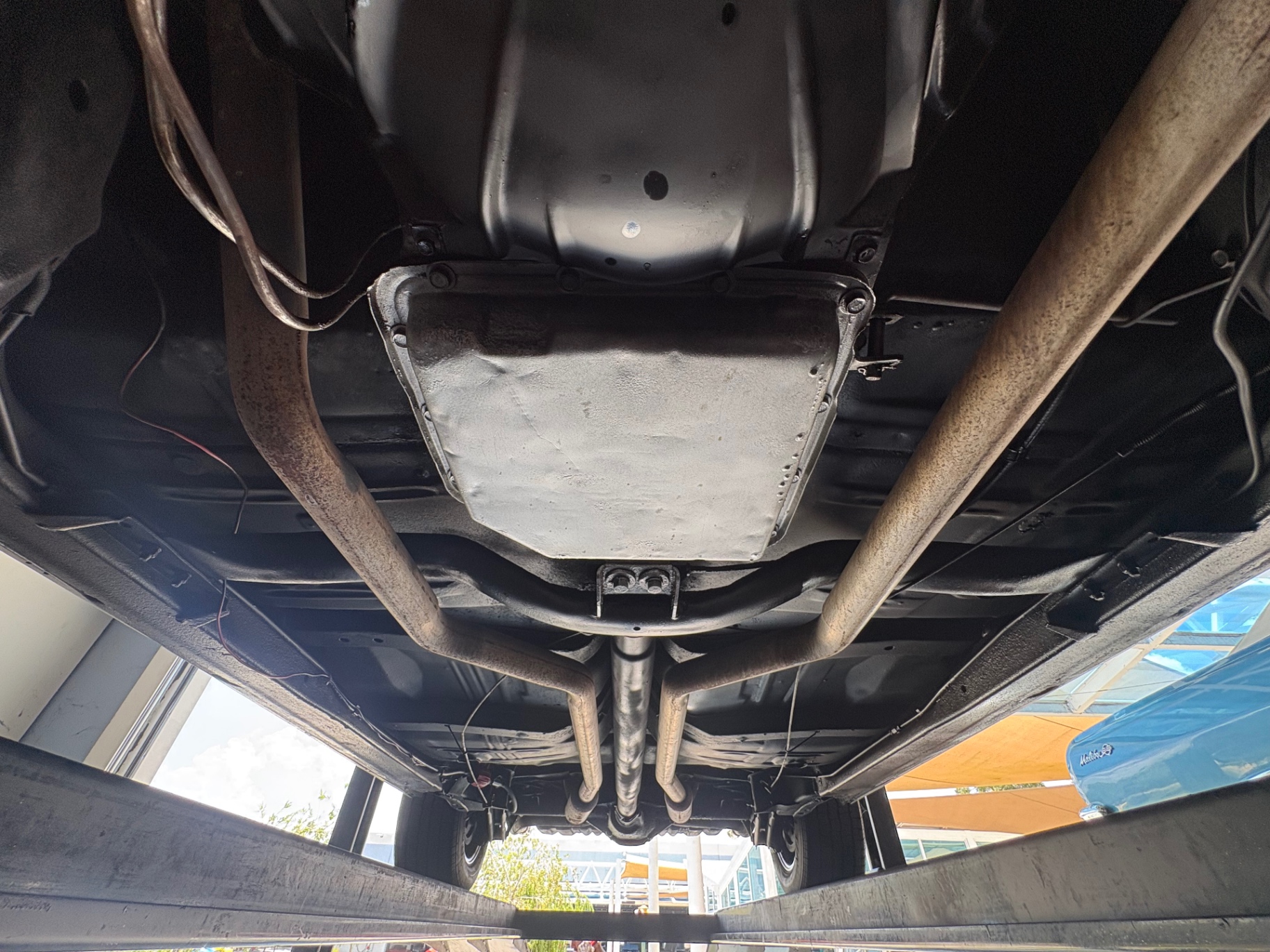 Vehicle photo 56