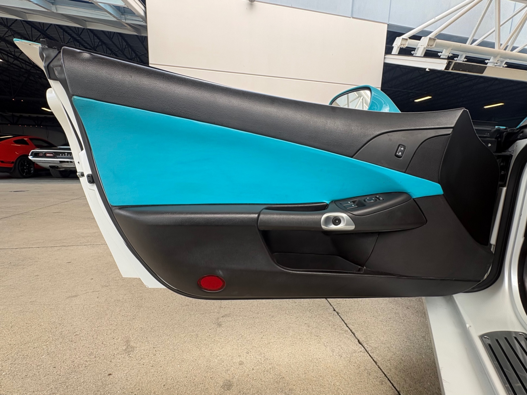 Vehicle photo 35