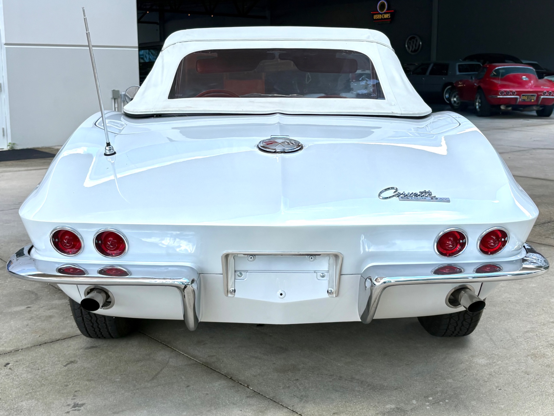 Vehicle photo 23