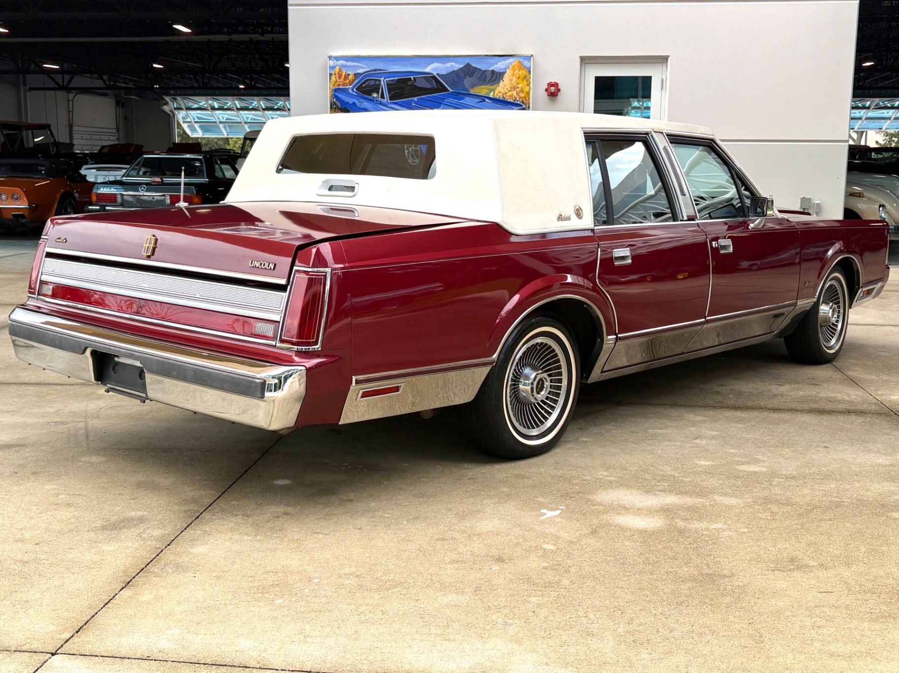 Vehicle photo 6