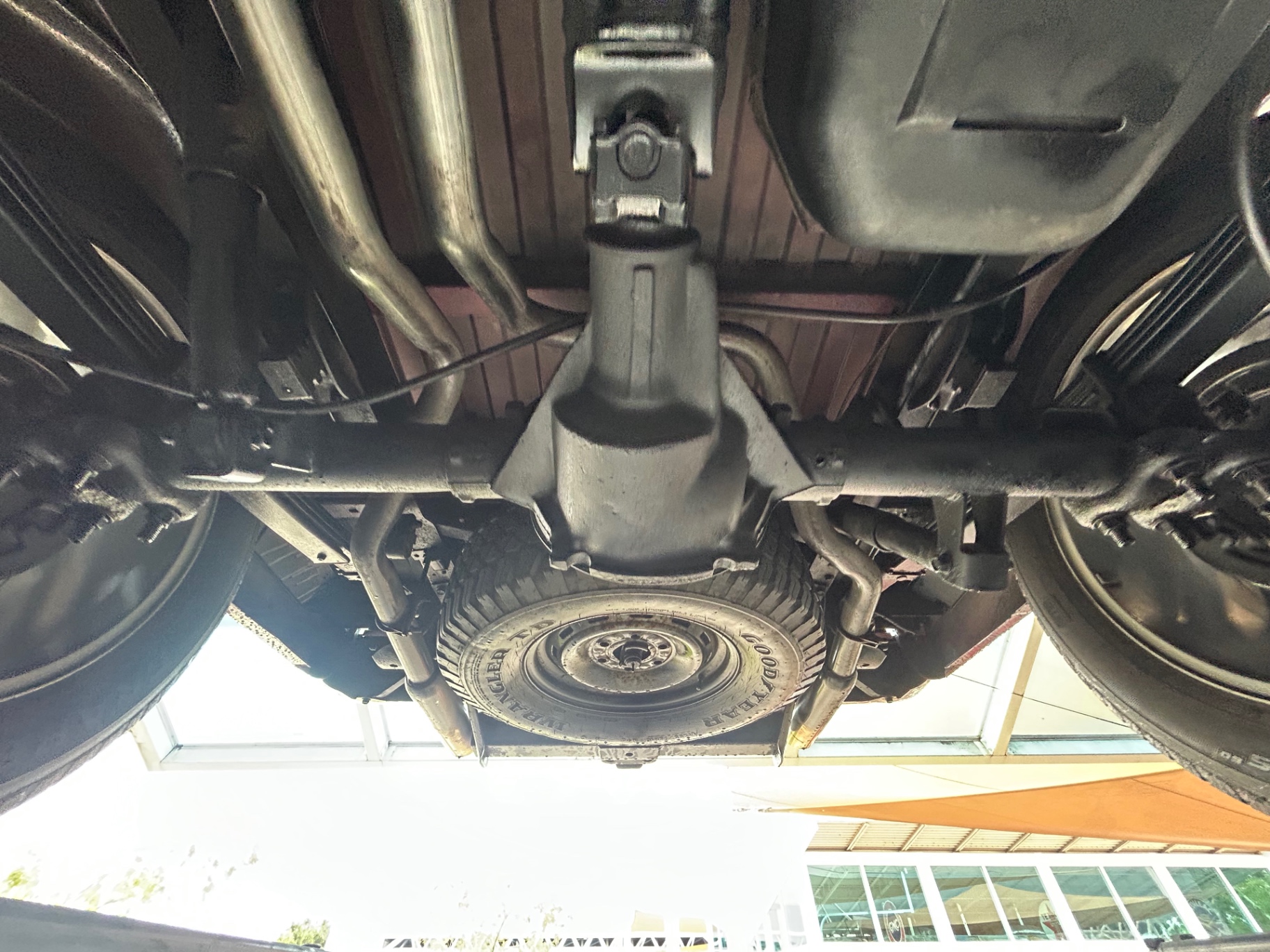 Vehicle photo 54