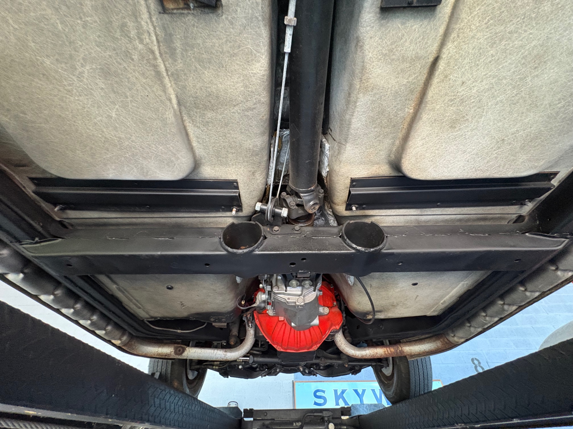 Vehicle photo 52