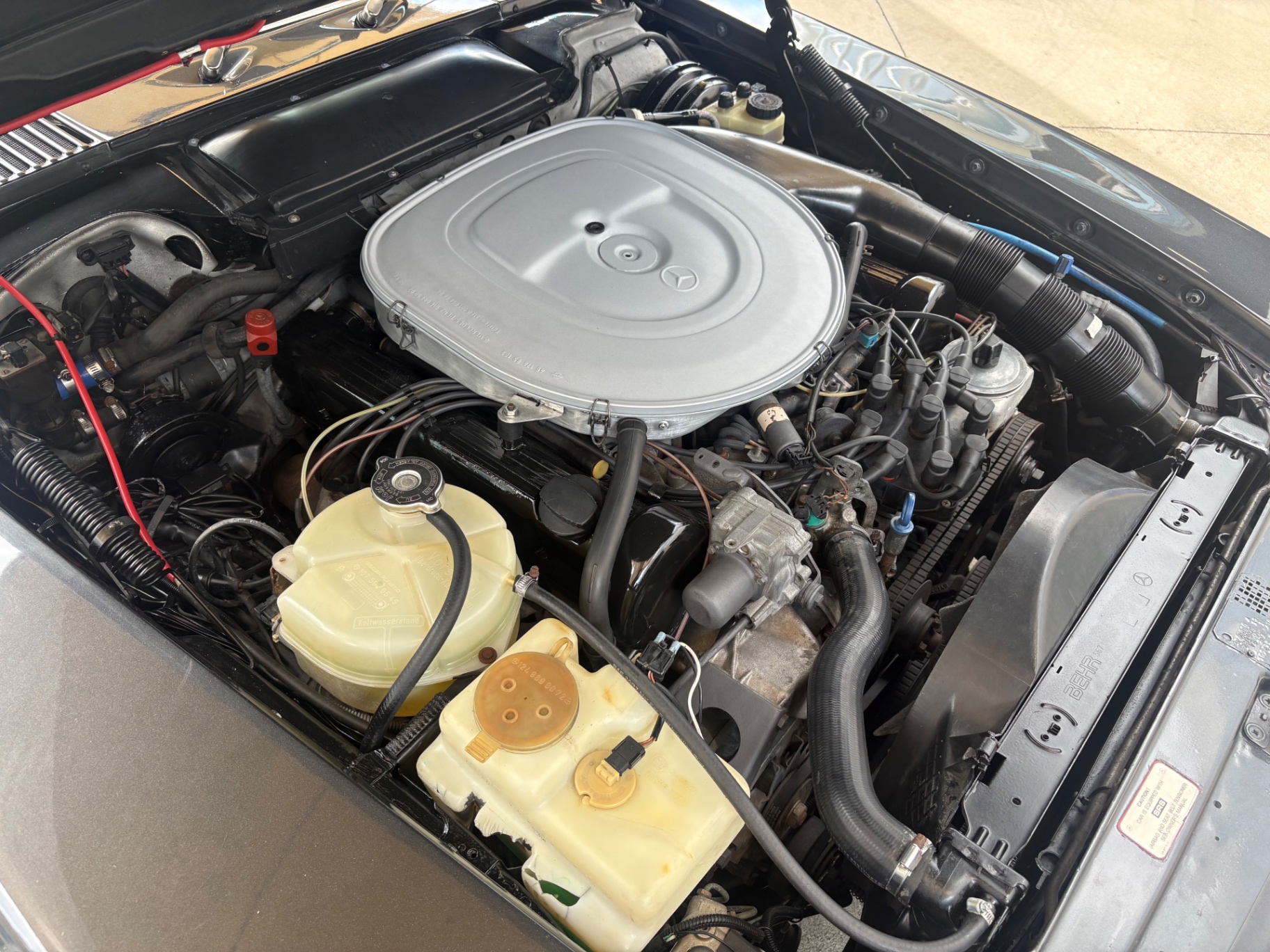 Vehicle photo 26