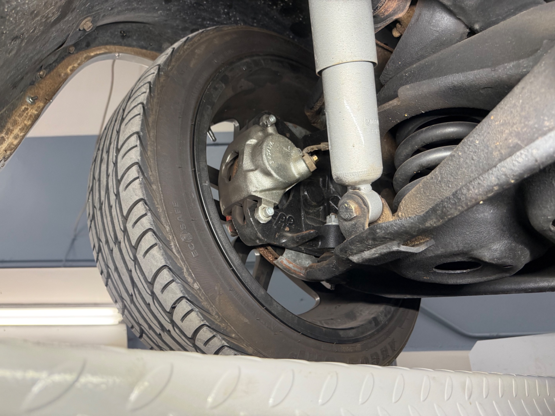 Vehicle photo 45