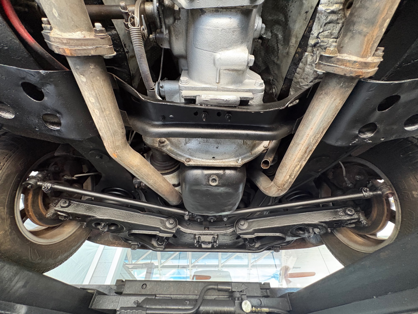 Vehicle photo 56