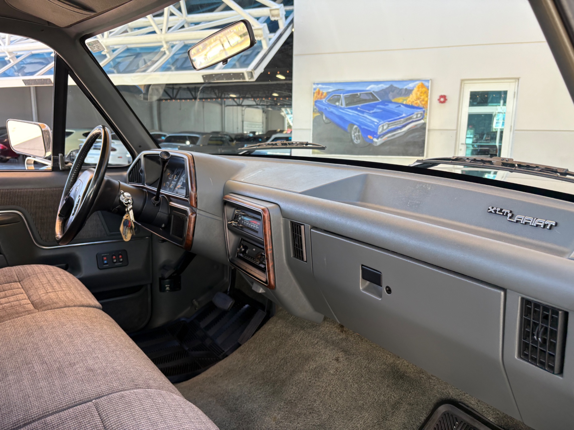 Vehicle photo 36