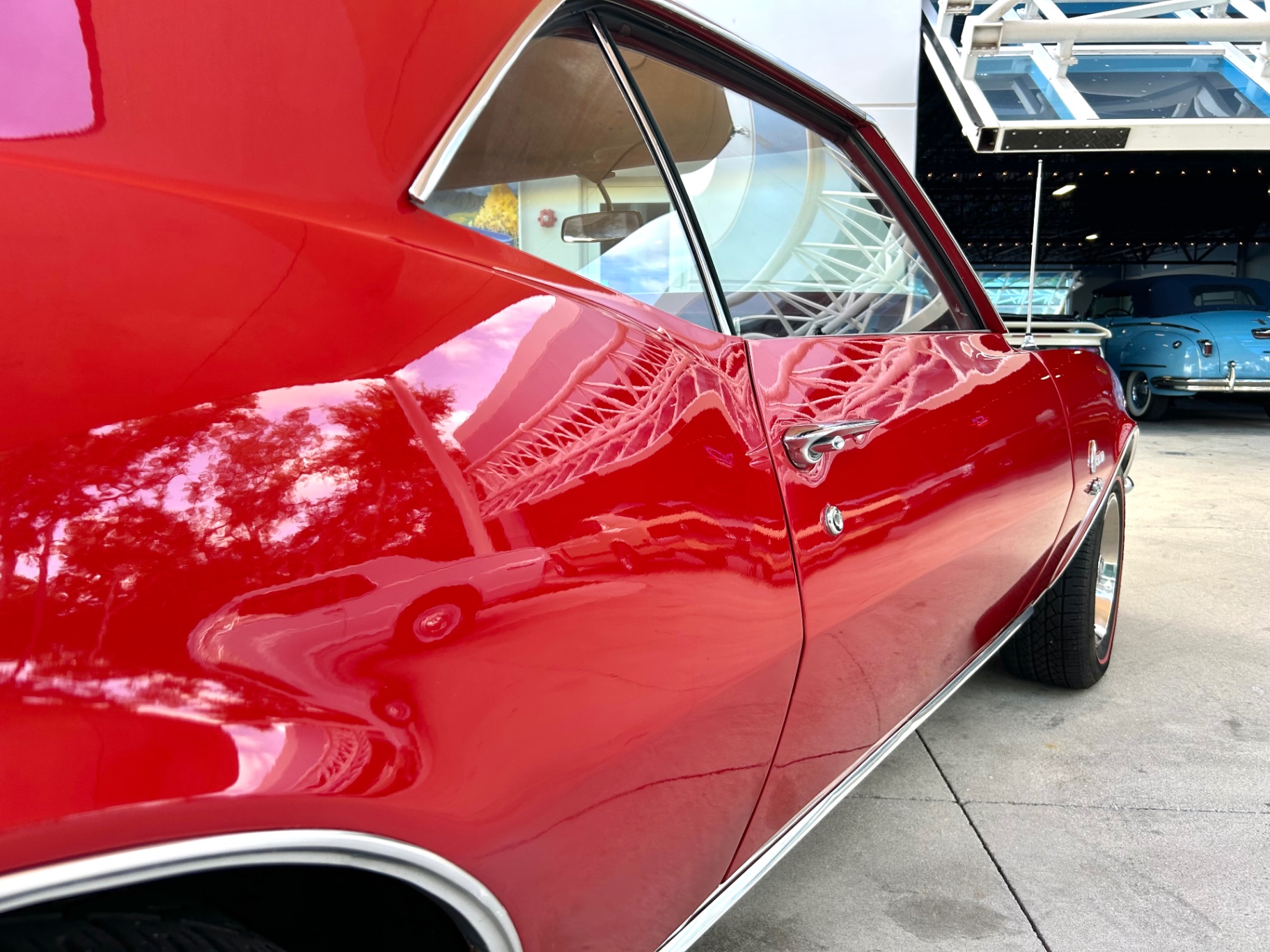 Vehicle photo 18