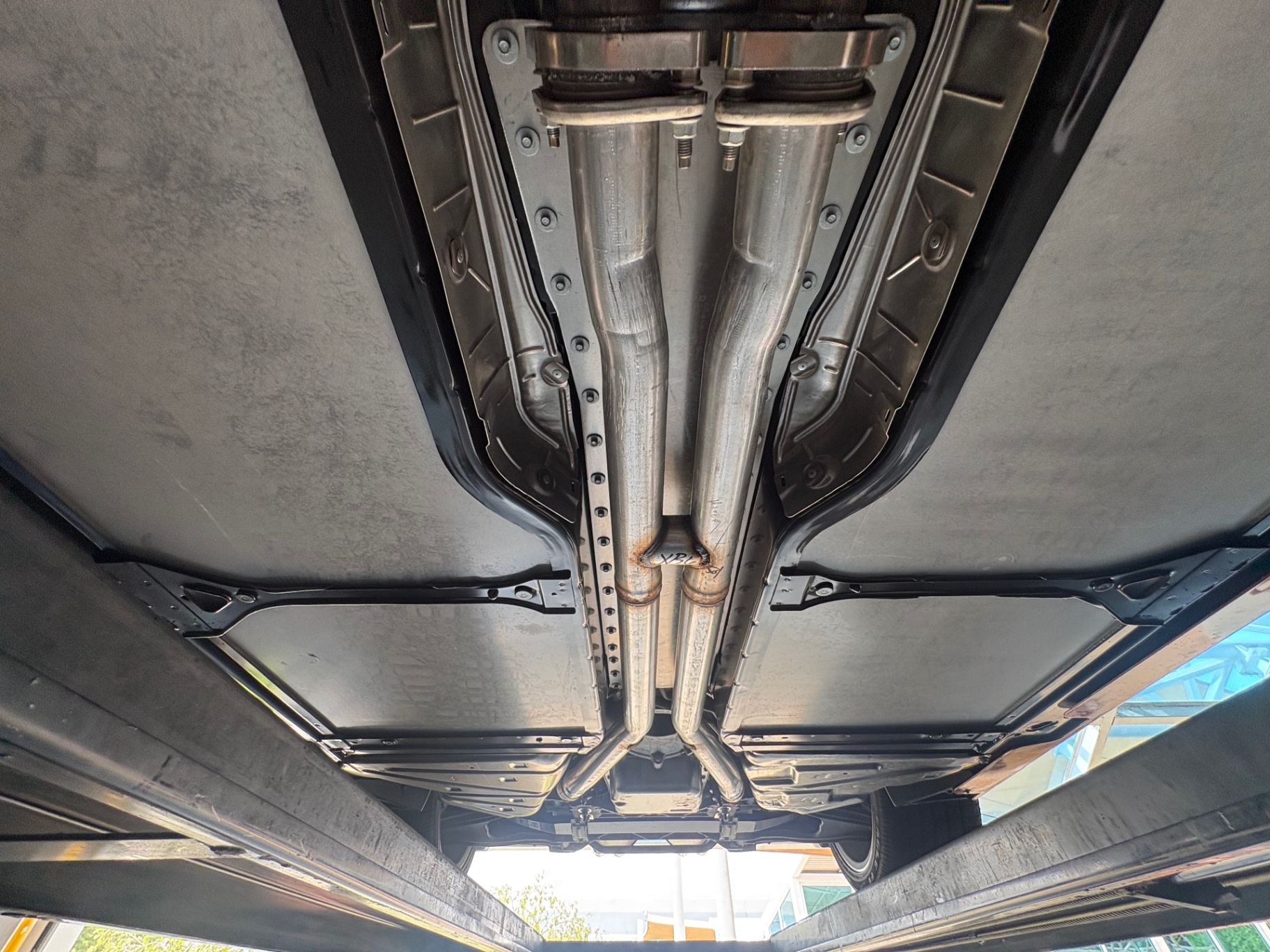 Vehicle photo 61
