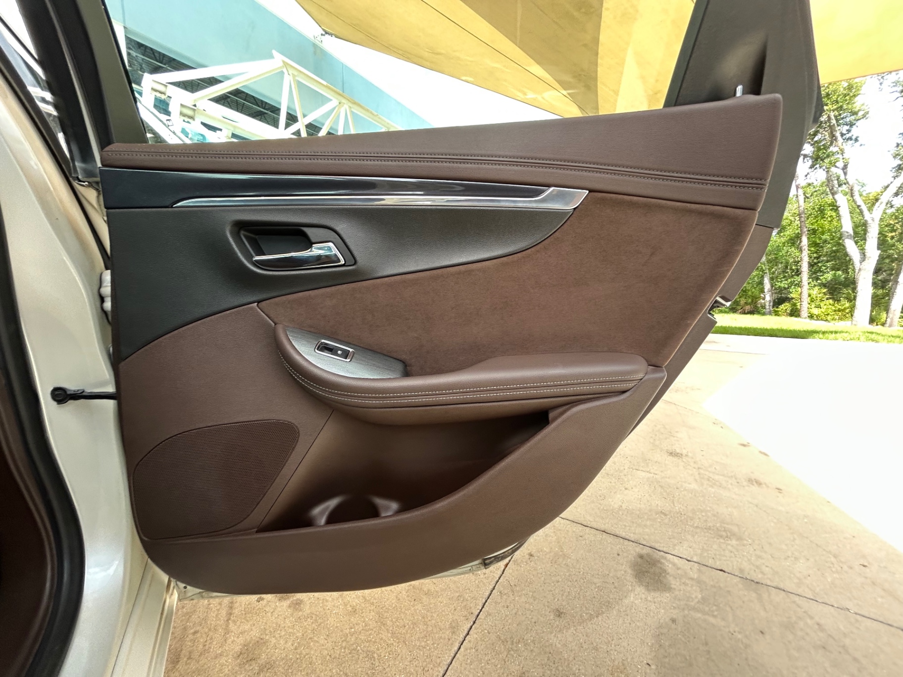 Vehicle photo 41